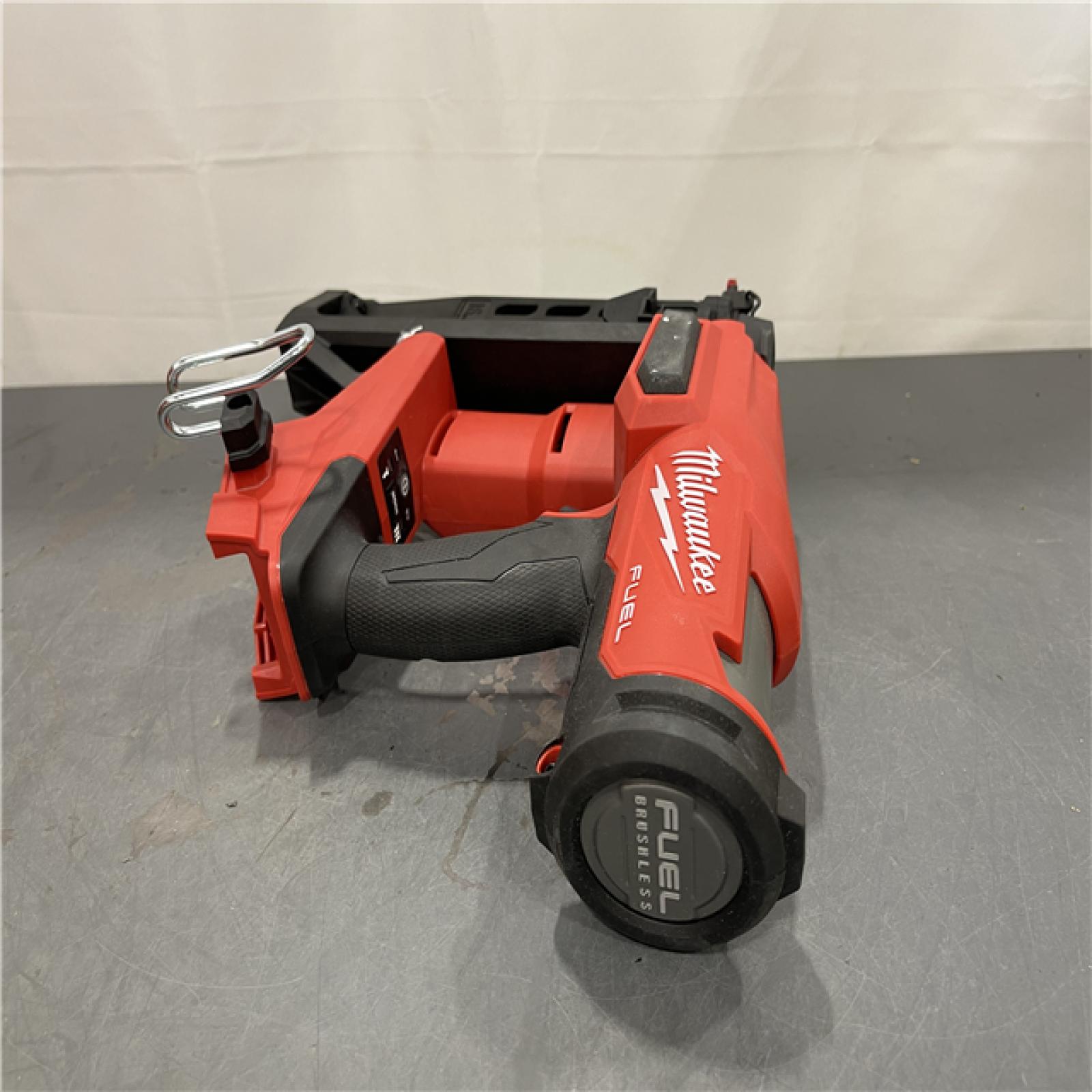 AS-IS - MILWAUKEE M18 FUEL 18-Volt Lithium-Ion Brushless Cordless Gen ll 16-Gauge Straight Finish Nailer