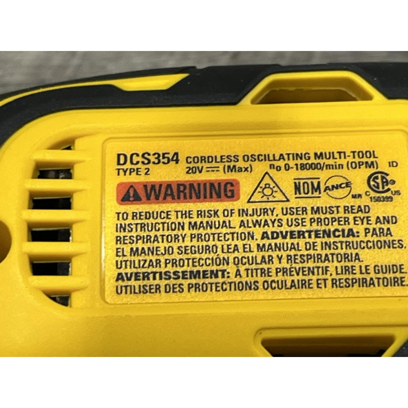 AS-IS DEWALT ATOMIC 20V MAX Lithium-Ion Cordless Brushless Oscillating Tool Kit