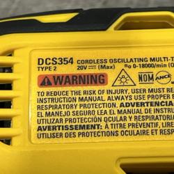 AS-IS DEWALT ATOMIC 20V MAX Lithium-Ion Cordless Brushless Oscillating Tool Kit