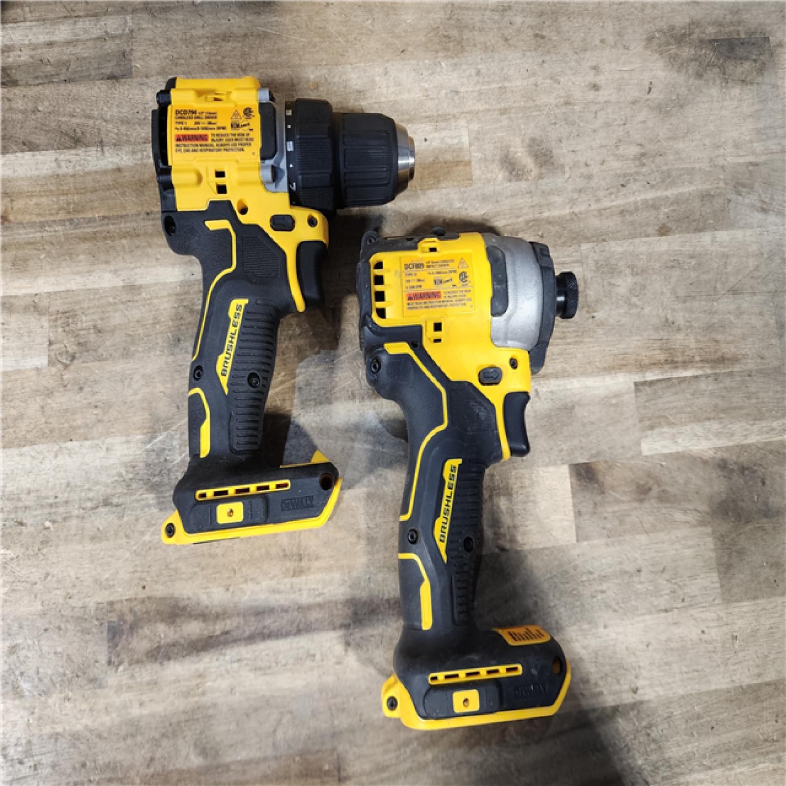 HOUSTON LOCATION - AS-IS Dewalt DCK225D2 20V MAX ATOMIC Brushless Compact Lithium-Ion 1/2 in. Cordless Drill Driver and 1/4 in. Impact Driver Combo Kit with 2 Batteries 2 Ah