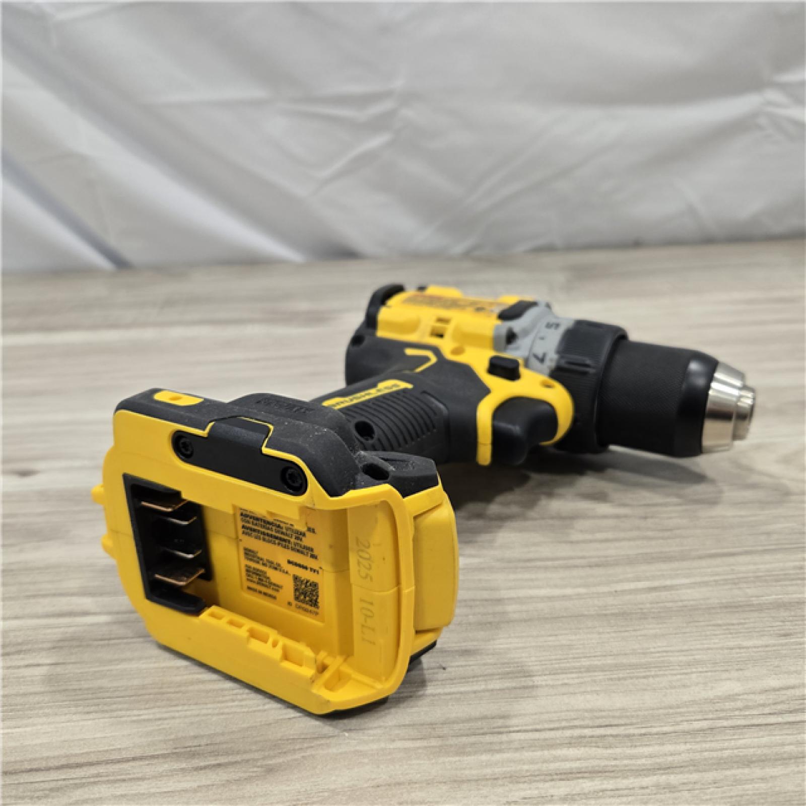 AS-IS DEWALT 20V MAX XR Brushless Cordless 1/2 Drill/Driver Kit