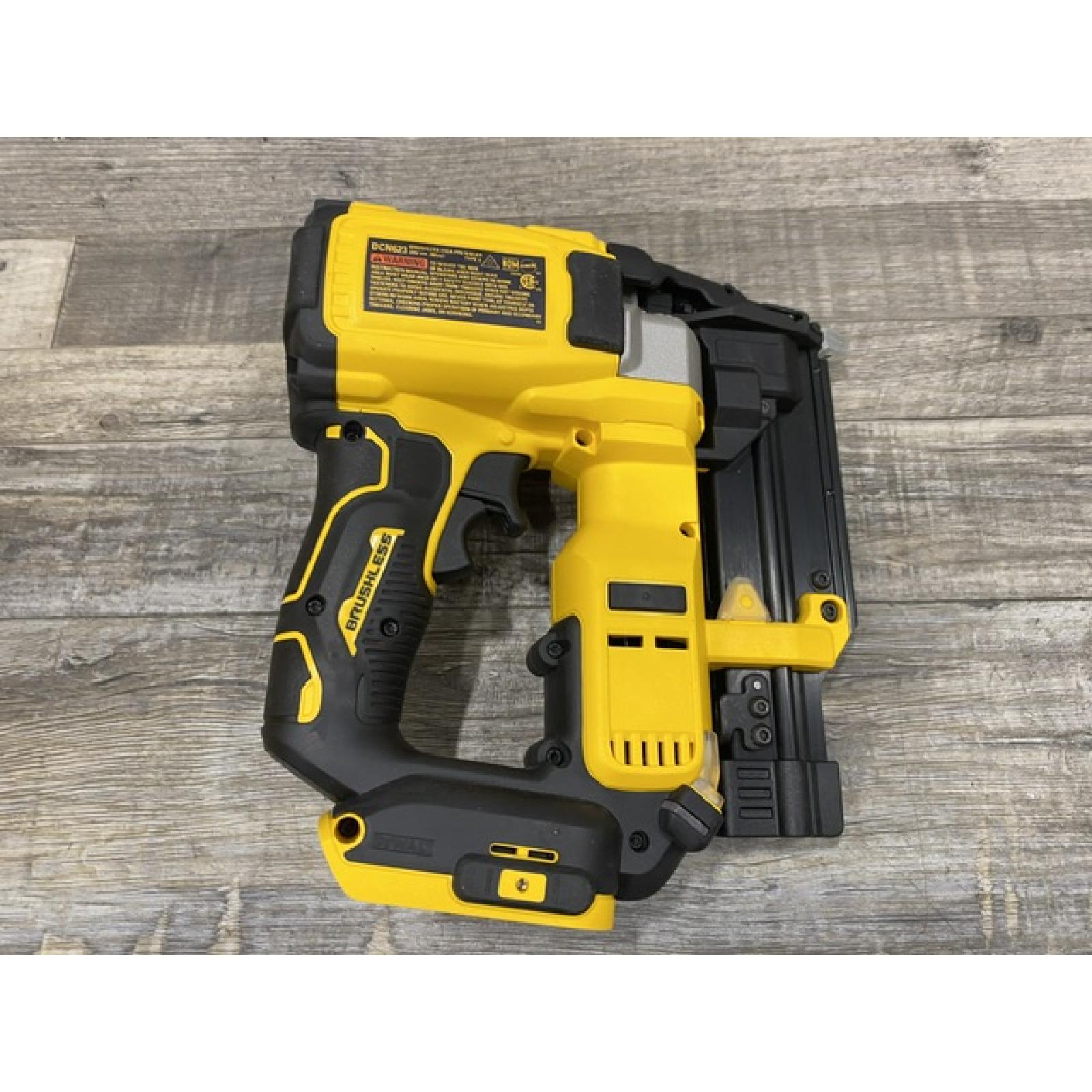 AS-IS DEWALT ATOMIC 20V MAX Lithium Ion Cordless 23 Gauge Pin Nailer Kit