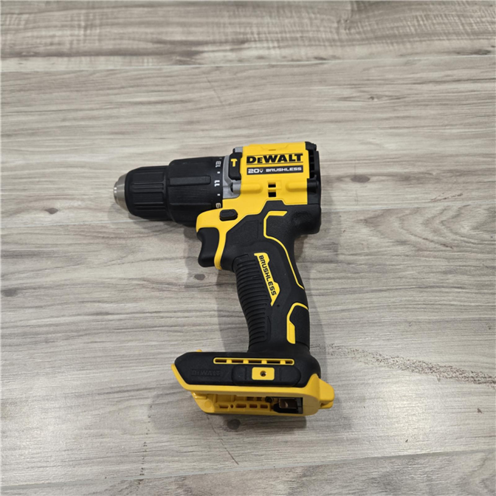 LIKE NEW! - DEWALT ATOMIC 20V Cordless Compact Hammer Drill Kit