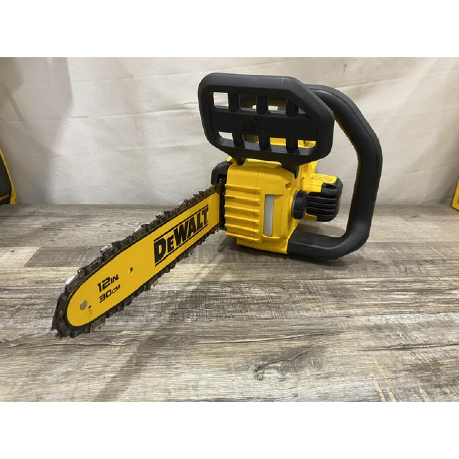 AS-IS DEWALT 20V MAX Compact 12 Brushless Cordless Chainsaw Kit