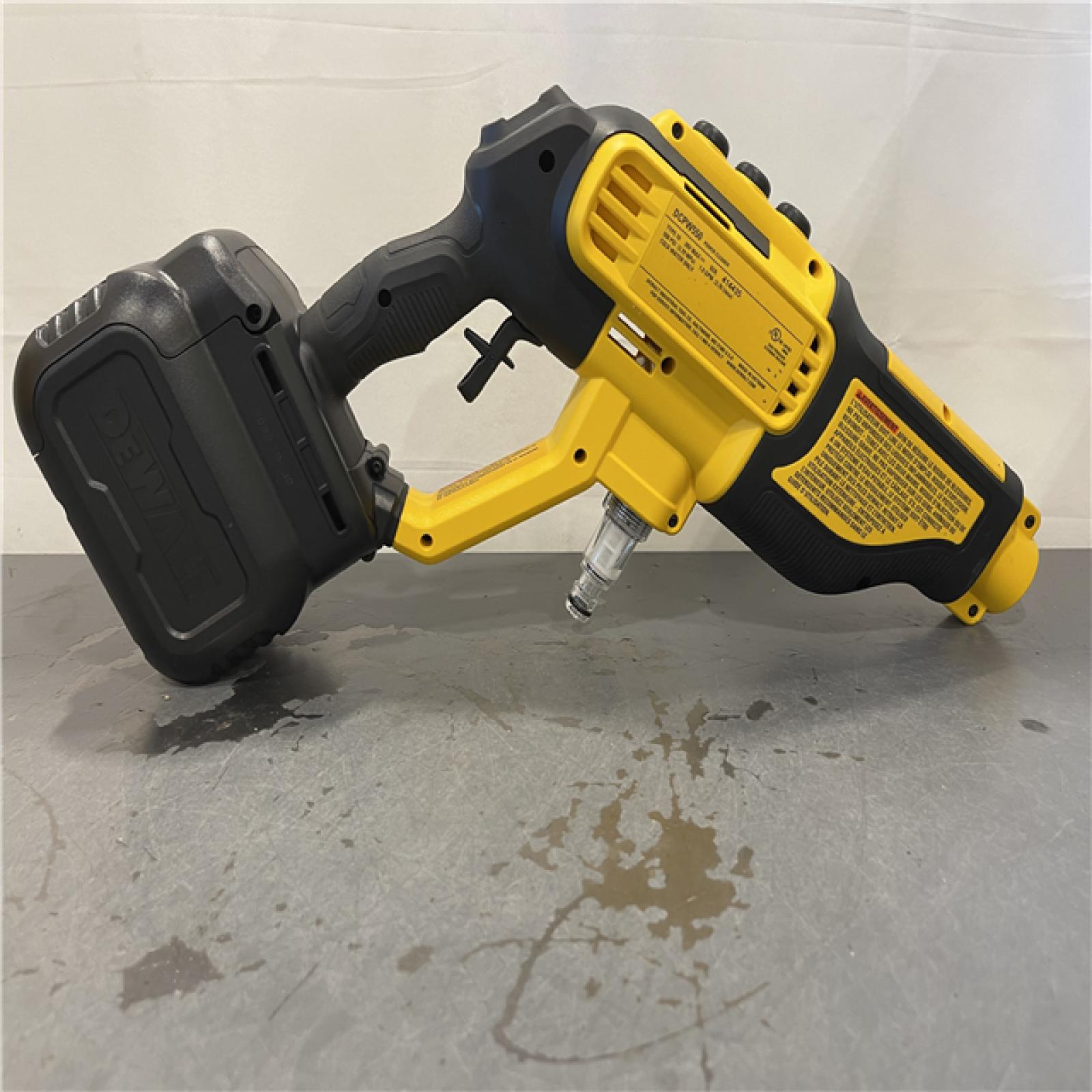 AS-IS - Dewalt 20V MAX 550 PSI 1.0 GPM Cold Water Cordless Battery Power Cleaner with 4 Nozzles