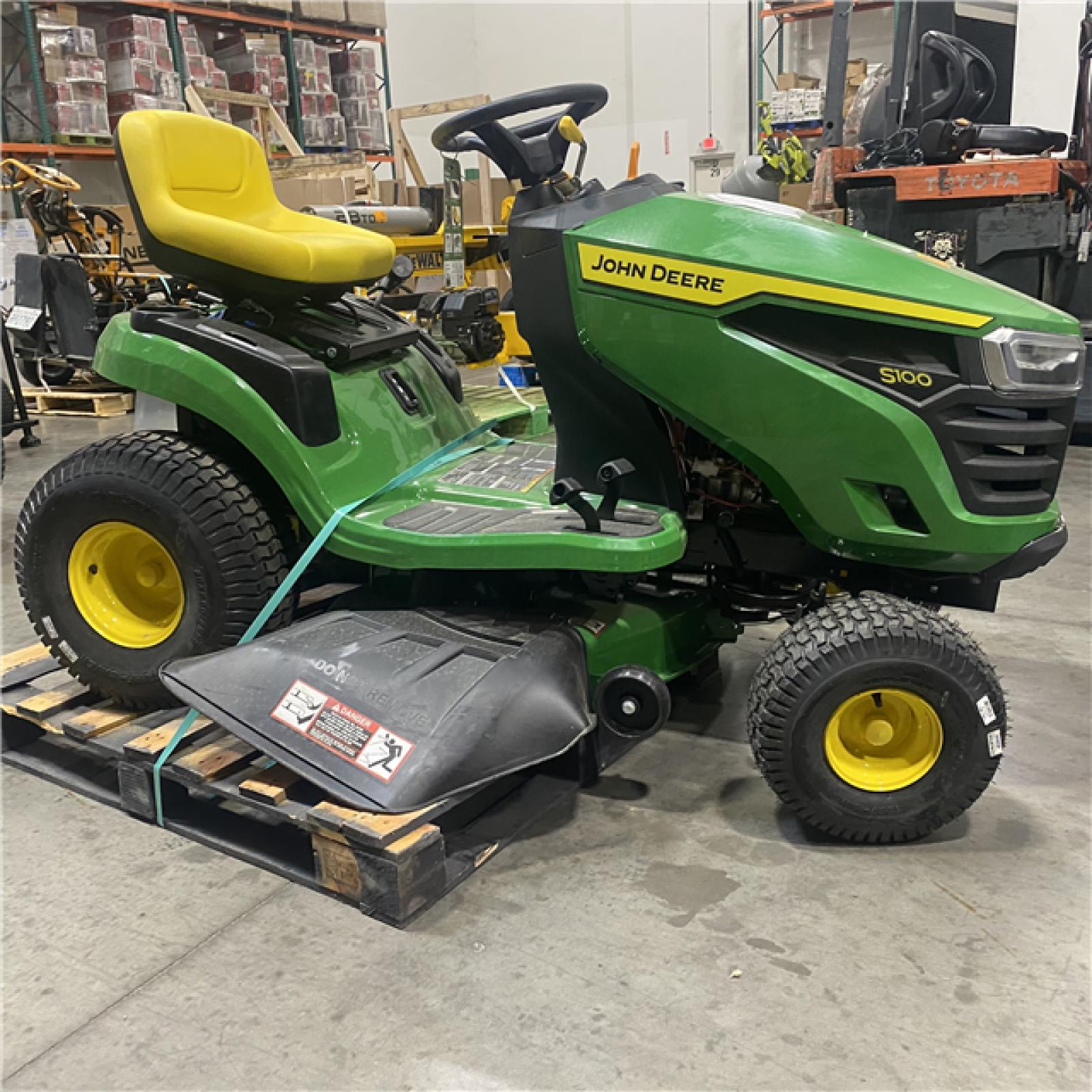Dallas Location - As-Is John Deere S100 Lawn Tractor  42-in. Deck