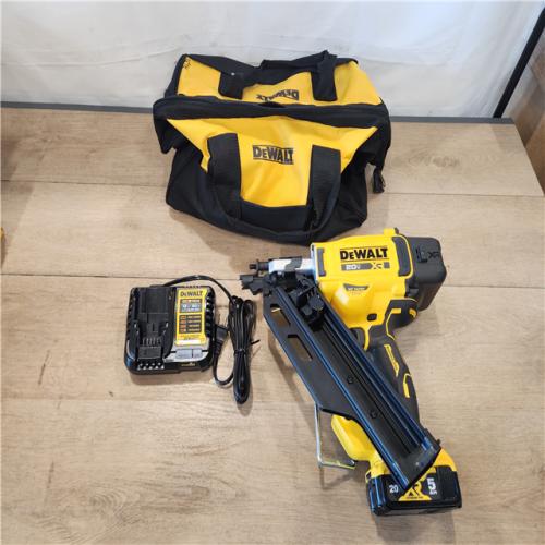 AS-IS- DEWALT 20-Volt 30° Cordless Framing Nailer Kit