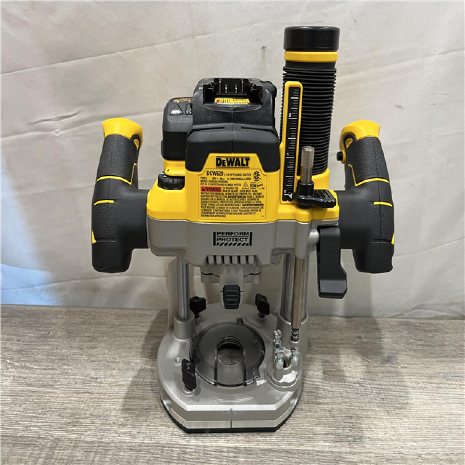 AS-IS DEWALT 20V MAX XR 2-1/4 Peak HP Brushless Cordless Plunge Router (Tool Only)