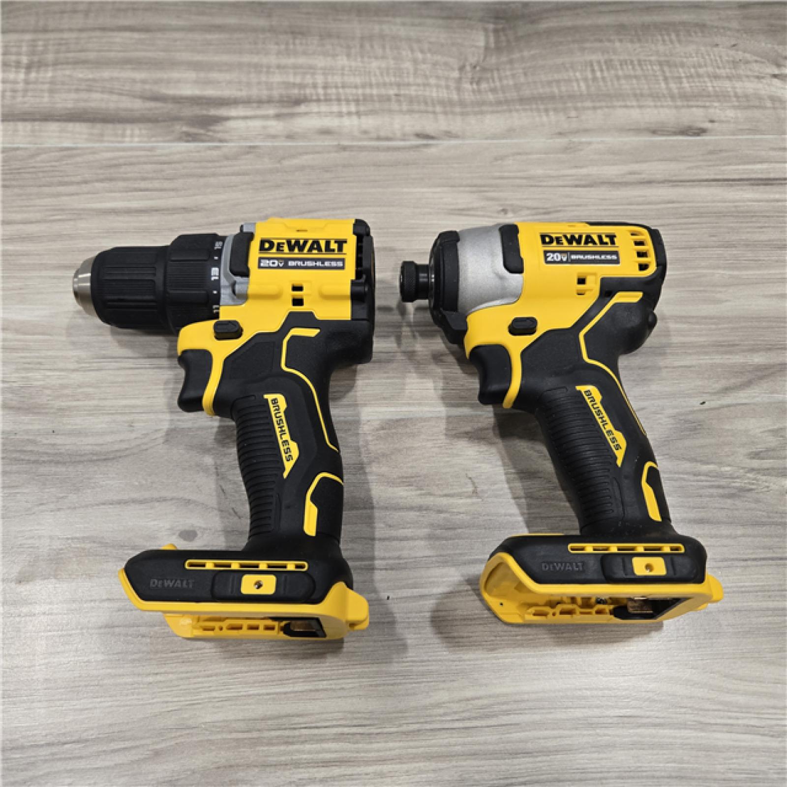 LIKE NEW! - Dewalt DCK225D2 20V MAX ATOMIC Cordless Drill Driver and Impact Driver Combo Kit