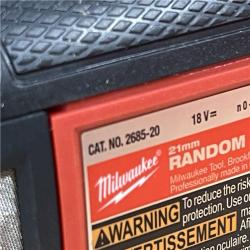 AS-IS Milwaukee 2685-20 18V Cordless 8 Speed 21MM DA Polisher (Tool Only)