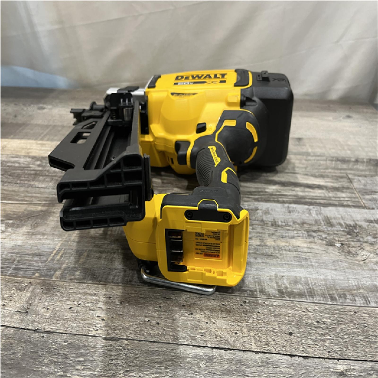 AS-IS DEWALT 20-Volt 21° Cordless Framing Nailer (Tool-Only)