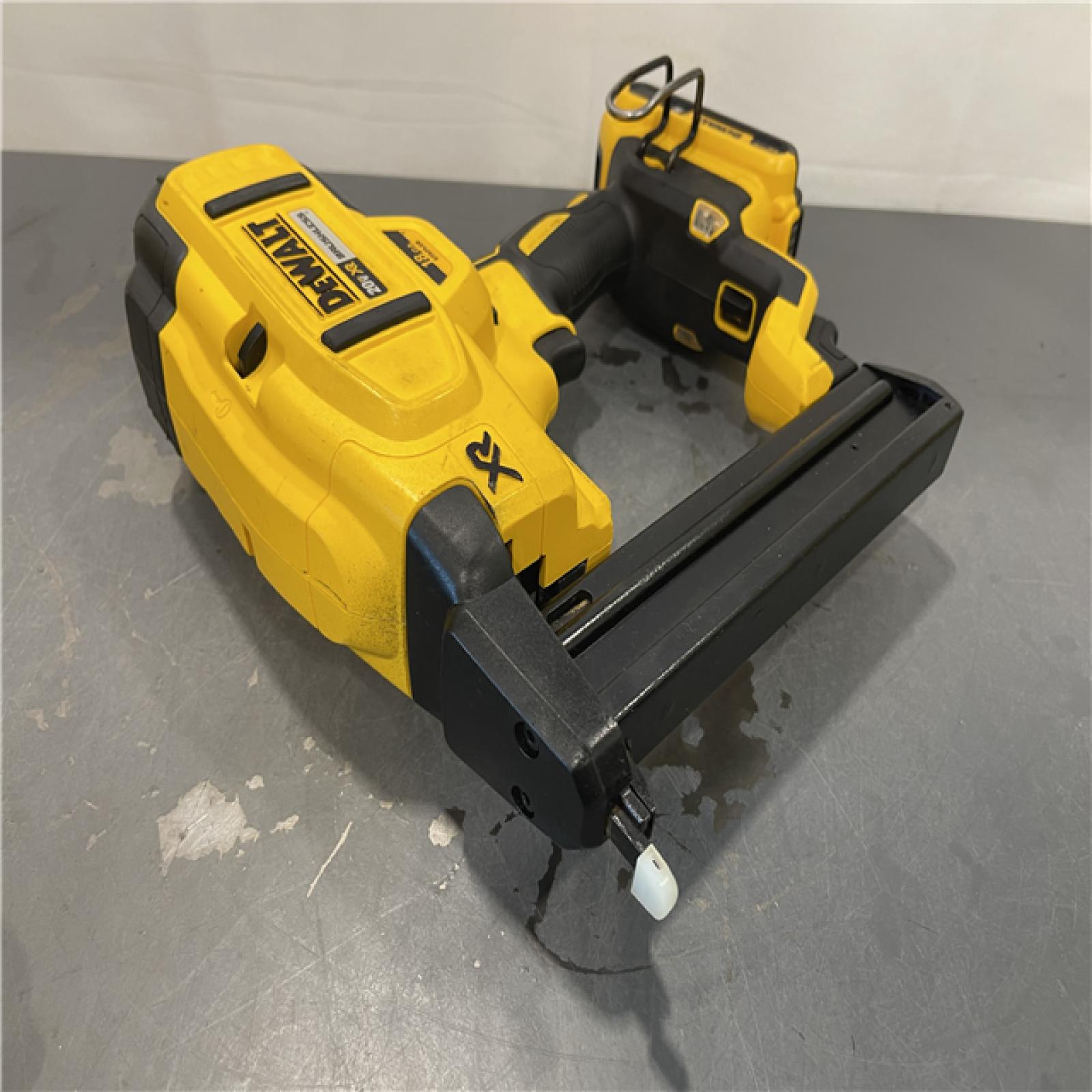 AS-IS - DeWALT 20V MAX XR Lithium-Ion Cordless 18-Gauge Narrow Crown Stapler Kit
