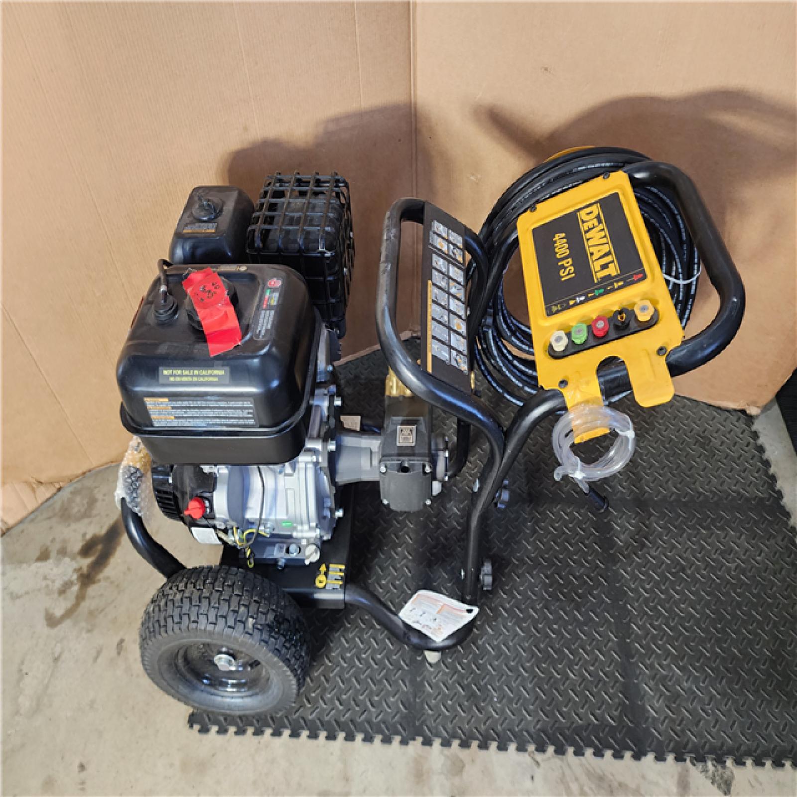 HOUSTON LOCATION - AS-IS DEWALT 4400 PSI 4.0 GPM Cold Water Gas Pressure Washer