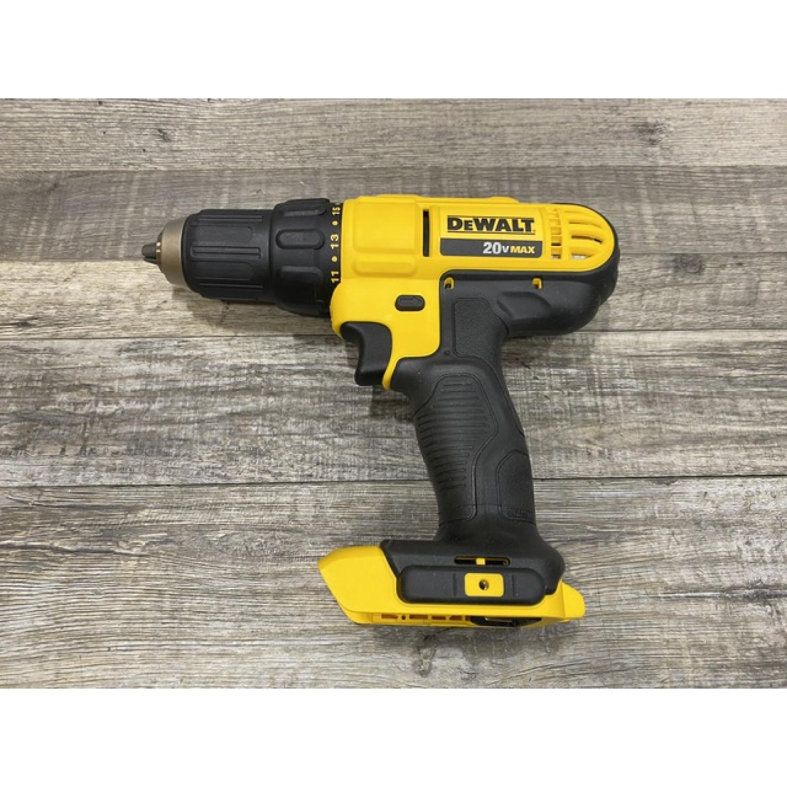 AS-IS DEWALT 20V MAX Cordless 1/2 in. Drill/Driver Kit