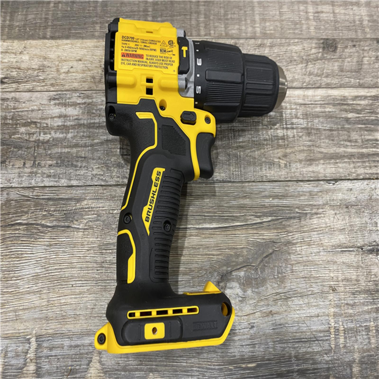 AS-IS DEWALT ATOMIC 20V Cordless 1/2 in. Compact Hammer Drill Kit