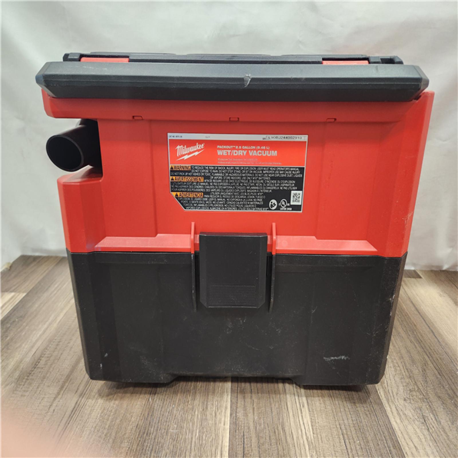 AS-IS- MILWAUKEE M18 FUEL PACKOUT 18-Volt Lithium-Ion Cordless 2.5 Gal. Wet/Dry Vacuum (Vacuum-Only)