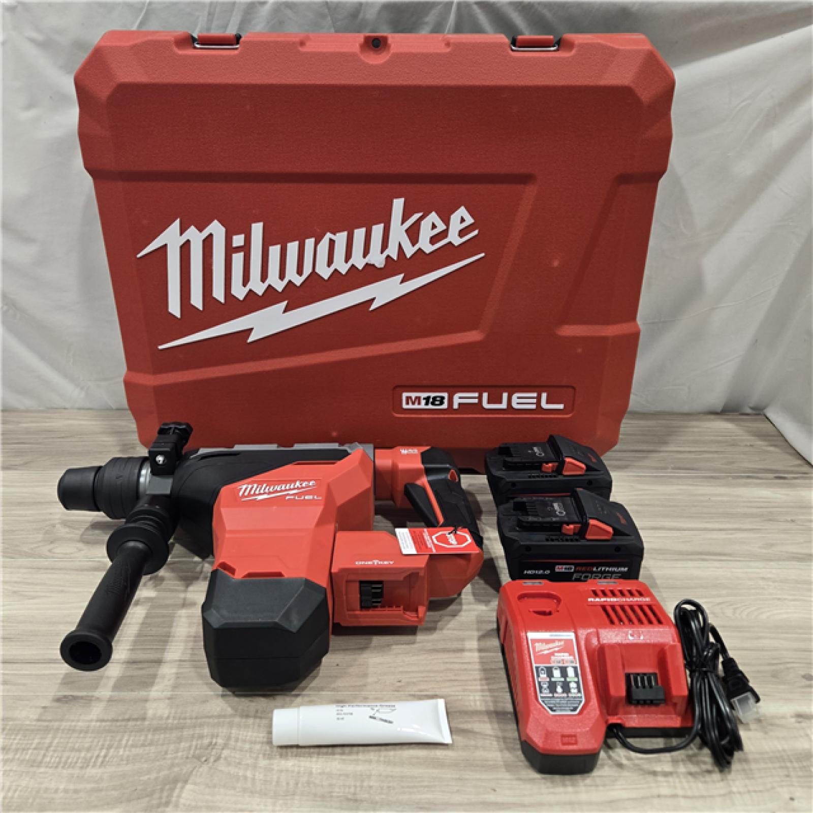 AS-IS Milwaukee M18 FUEL ONE-KEY 18V Cordless 1-3/4 in. SDS-MAX Rotary Hammer Kit