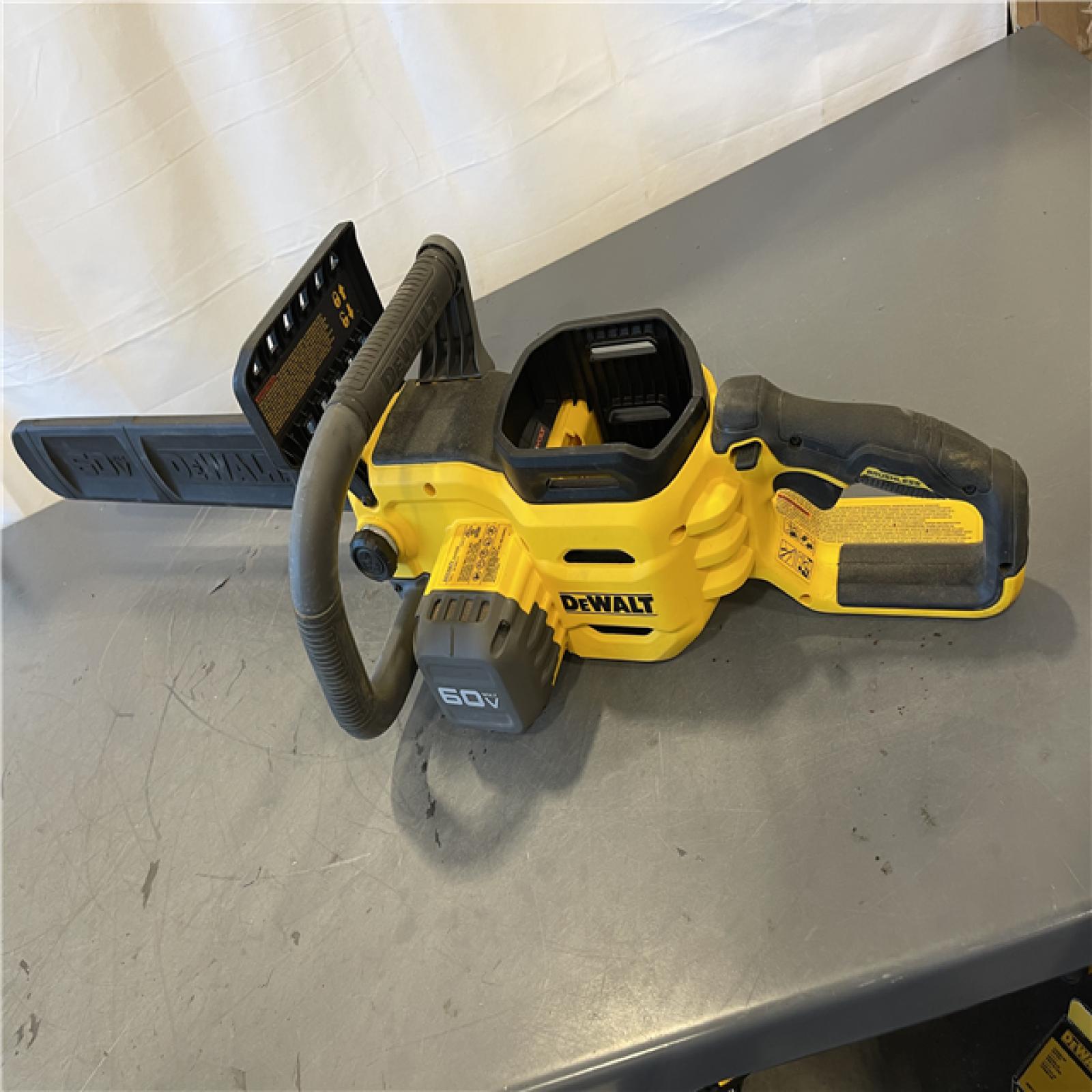 AS-IS - DeWalt FLEXVOLT 60V MAX 20 in. Brushless Cordless Battery Powered Chainsaw and Carry Case