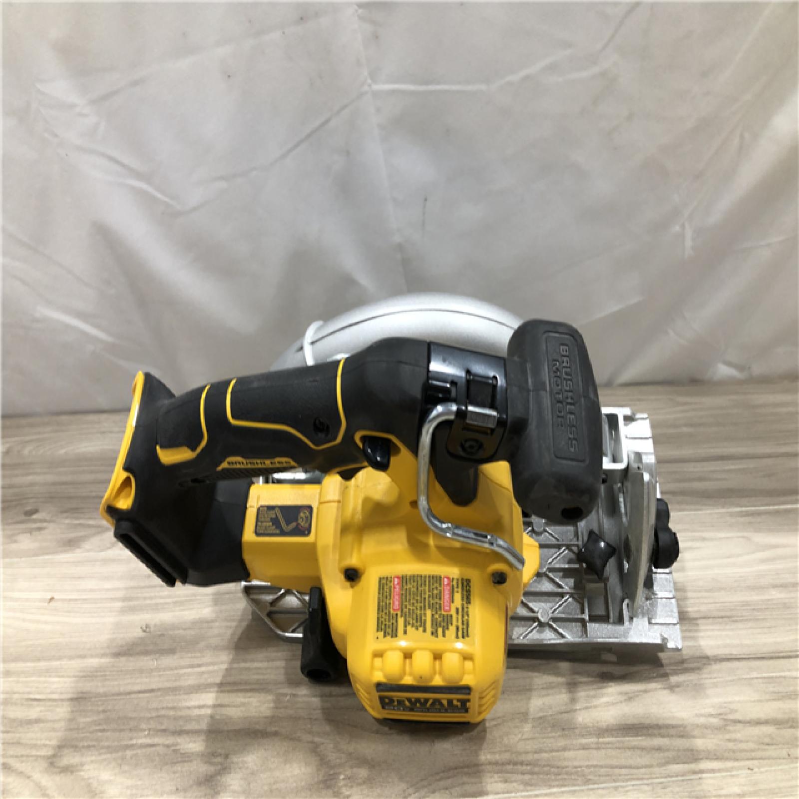 AS-IS Dewalt FLEXVOLT 60-Volt MAX Lithium-Ion Cordless 7-1/4 in. Circular Saw (Tool-Only)