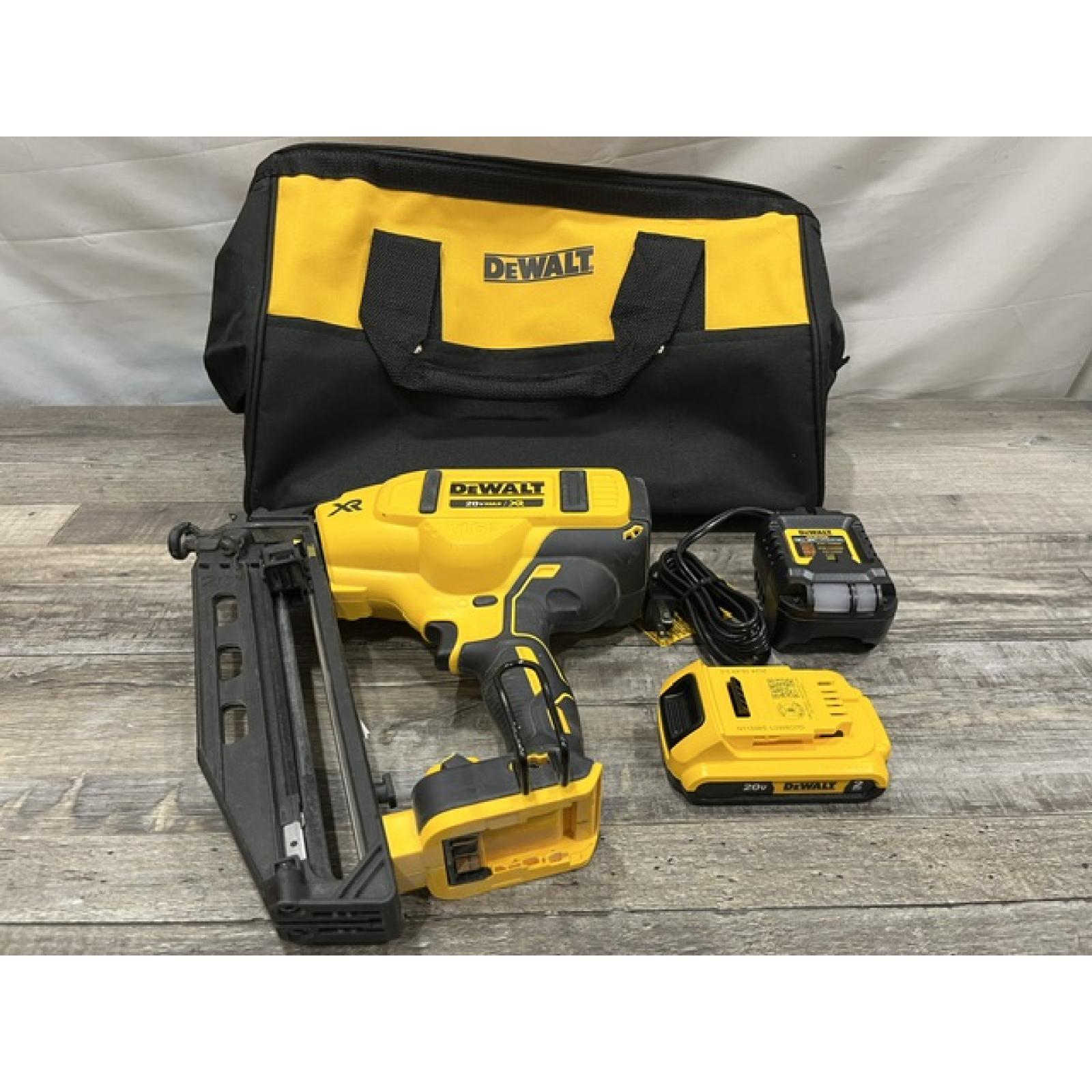 AS-IS DEWALT 20V MAX XR 16-Gauge Electric Cordless Angled Finishing Nailer Kit