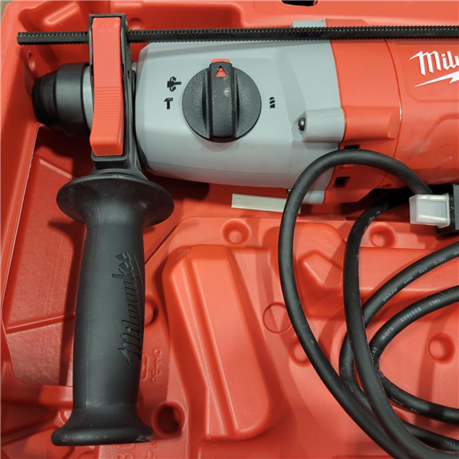 AS-IS Milwaukee 1 in. SDS Plus D-Handle Rotary Handle w/ Case