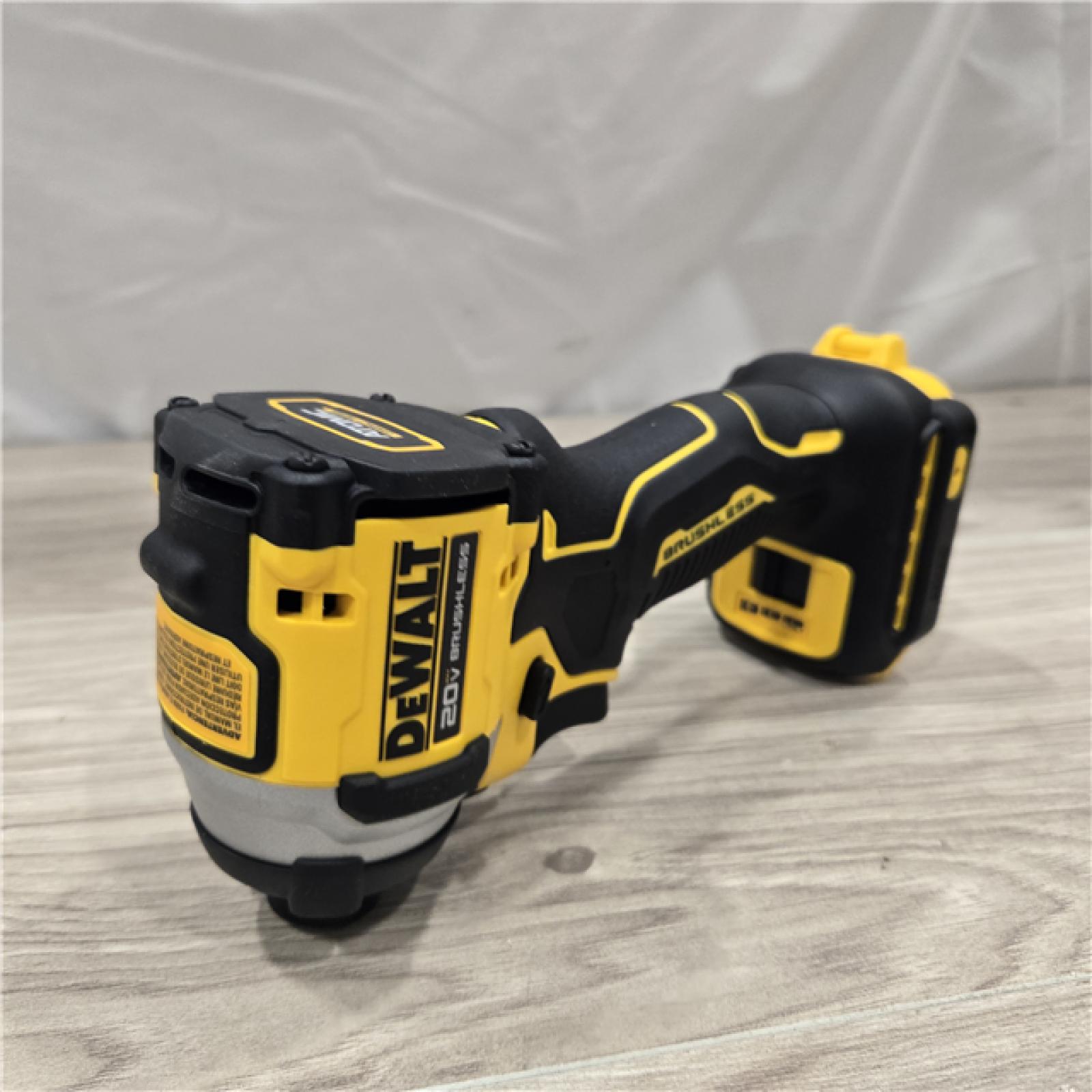 AS-IS DeWalt 20V MAX ATOMIC 1/4 in. Cordless 3-Speed Impact Driver Kit