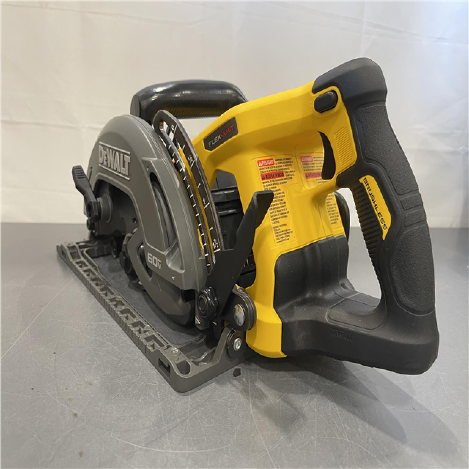 AS-IS - DEWALT FLEXVOLT 60V MAX Cordless Brushless 7-1/4 in. Wormdrive Style Circular Saw