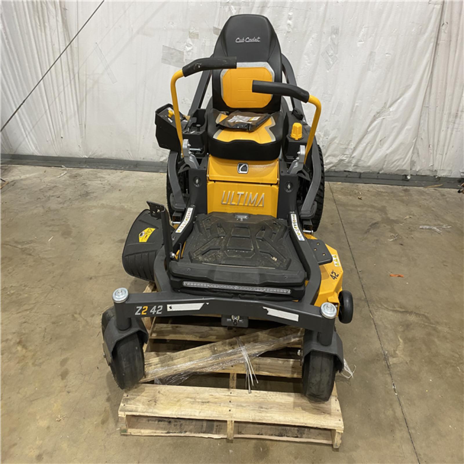 Houston Location - AS-IS Outdoor Power Equipment CUB CADET Z2 42 SIT DOWN MOWER