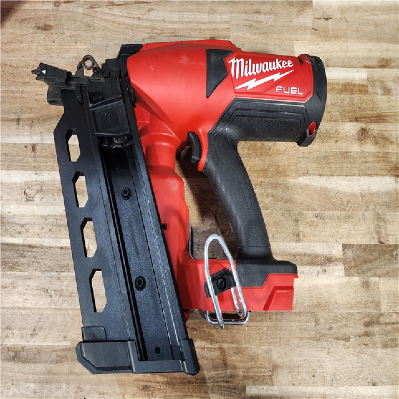 HOUSTON LOCATION - AS-IS Milwaukee FUEL 18-Volt Brushless Lithium-Ion Cordless 21-Degree Duplex Nailer (Tool Only)