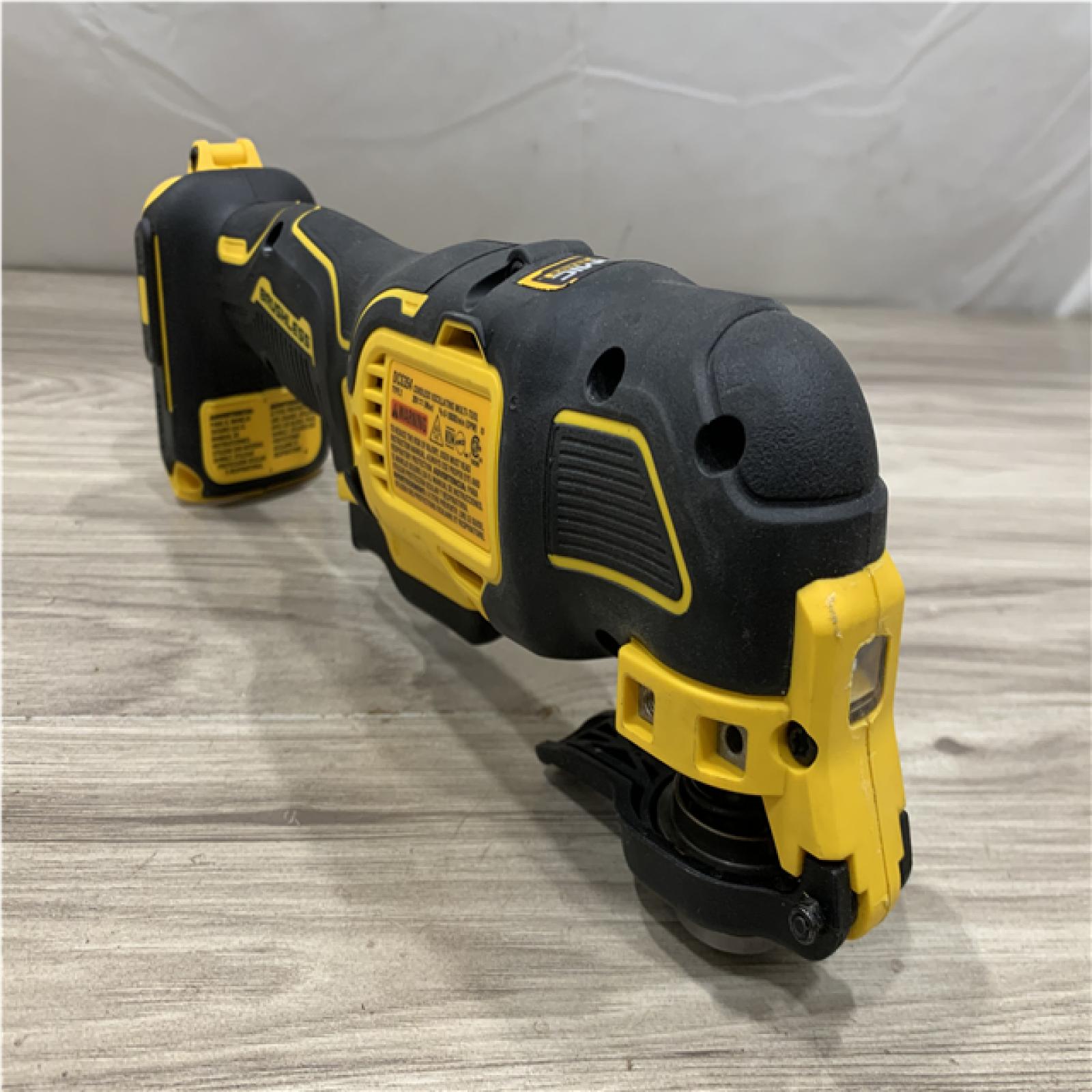 AS-IS DEWALT ATOMIC 20V MAX* Cordless Oscillating Multi Tool (Tool-Only)