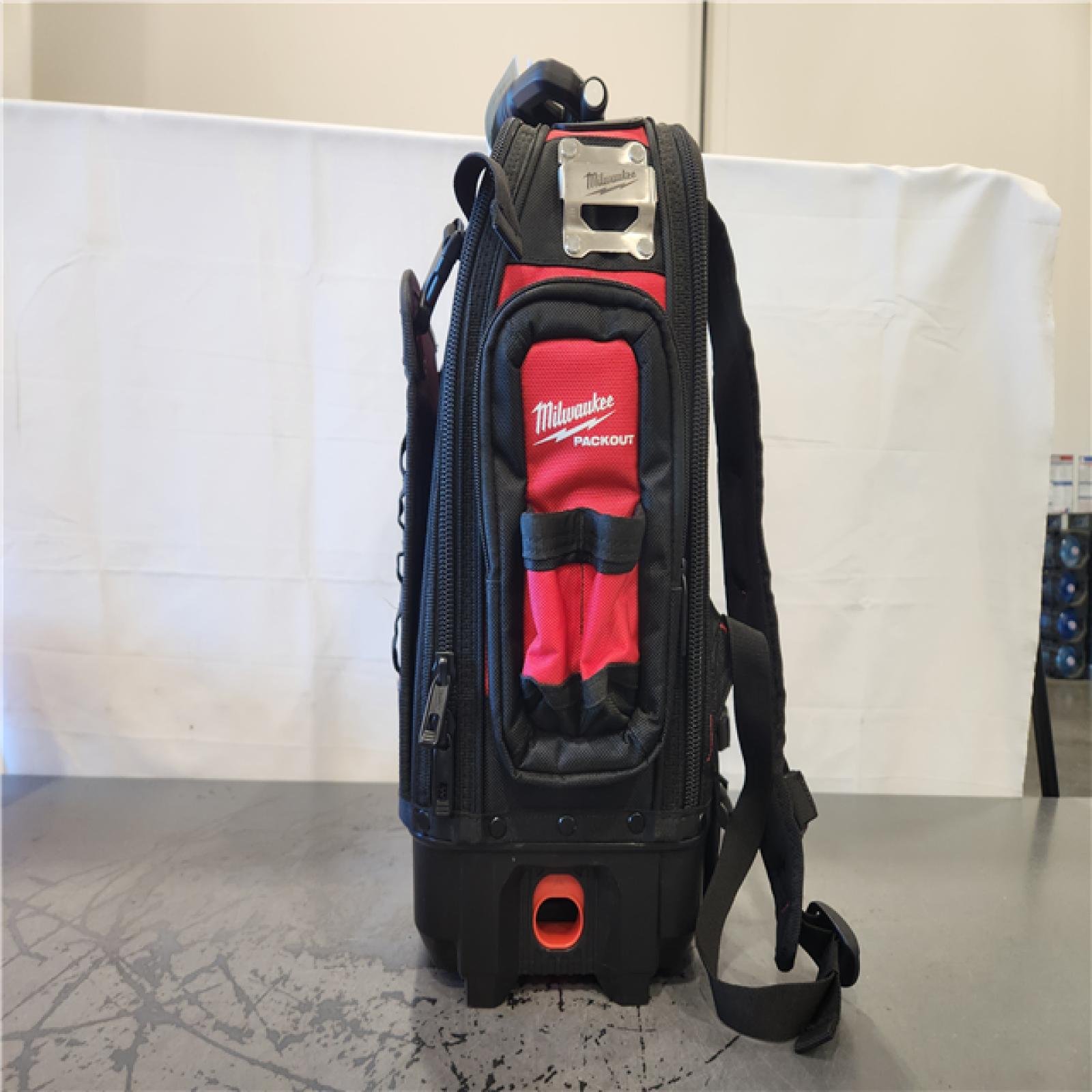 AS-IS- Milwaukee PACKOUT Structured Backpack