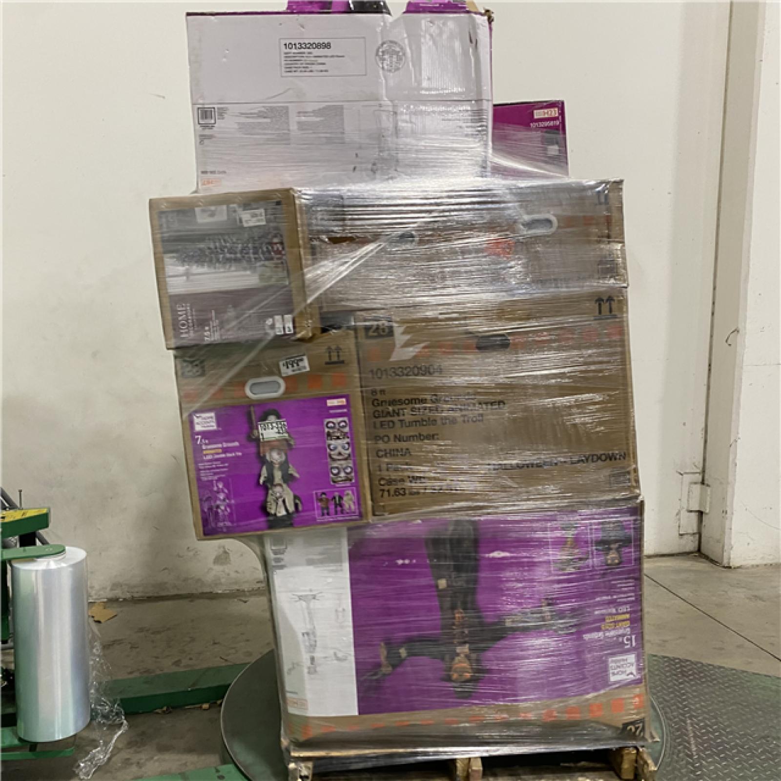 Dallas Location - Holiday Pallet