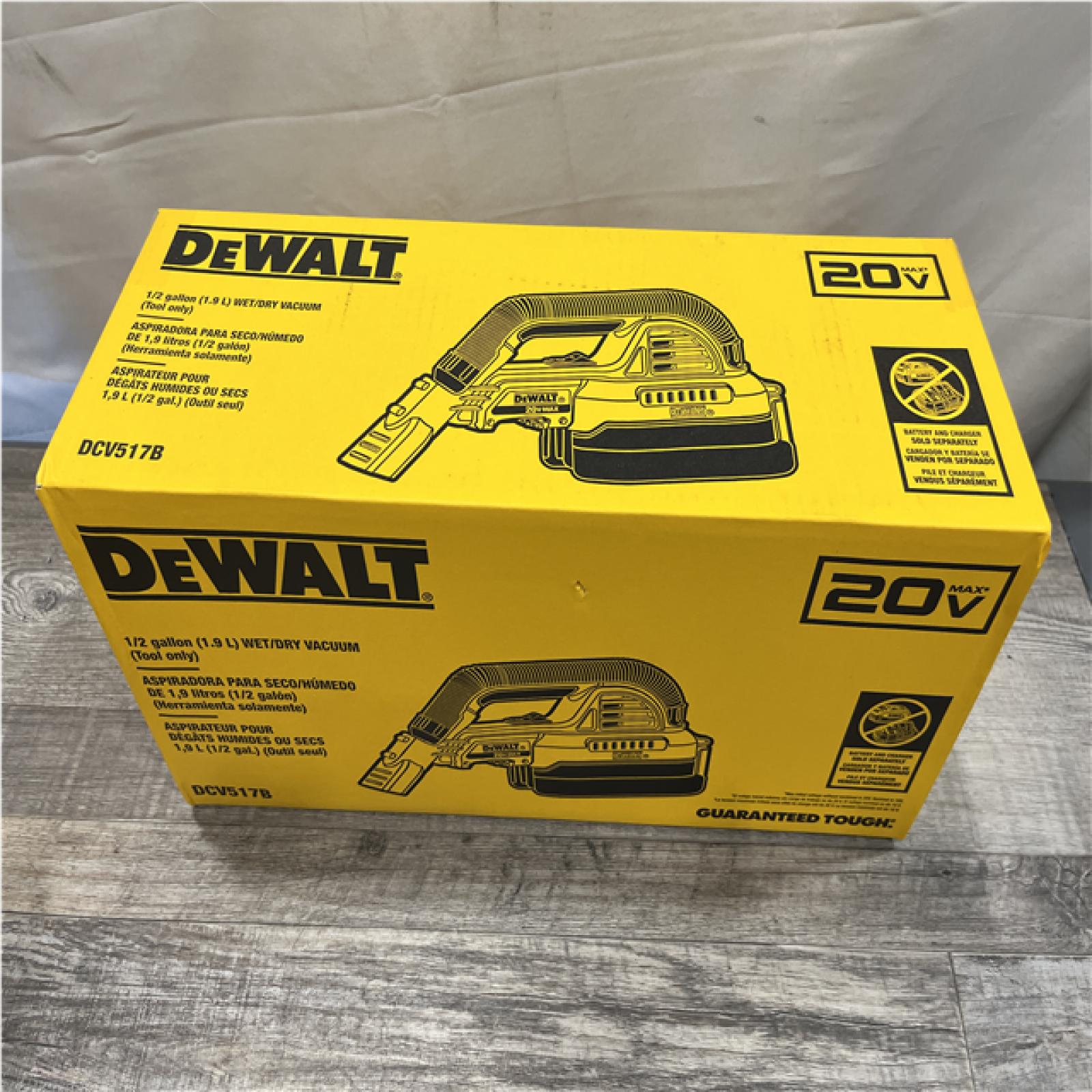 NEW - DEWALT 20V MAX Cordless 1/2 Gal. Wet/Dry Portable Vacuum (Tool-Only)