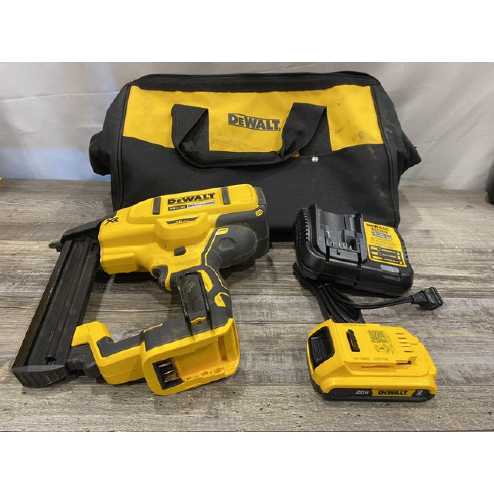 AS-IS DEWALT 20V MAX XR Lithium-Ion Cordless 18-Gauge Narrow Crown Stapler Kit
