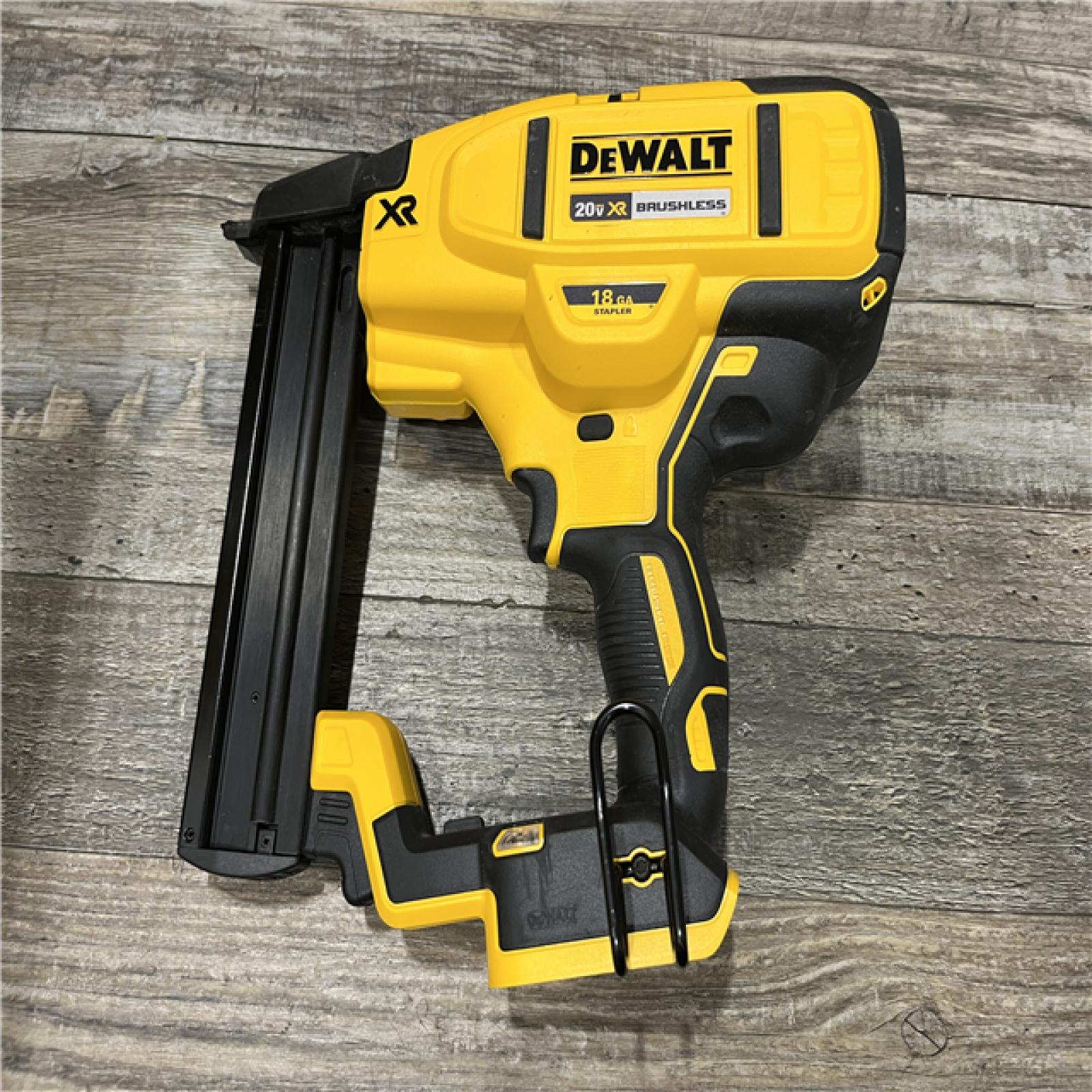 AS-IS DEWALT 20V MAX XR Lithium-Ion Cordless 18-Gauge Narrow Crown Stapler Kit
