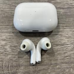 AS-IS Apple AirPods Pro 2 MagSafe Charging Case (Lightning)
