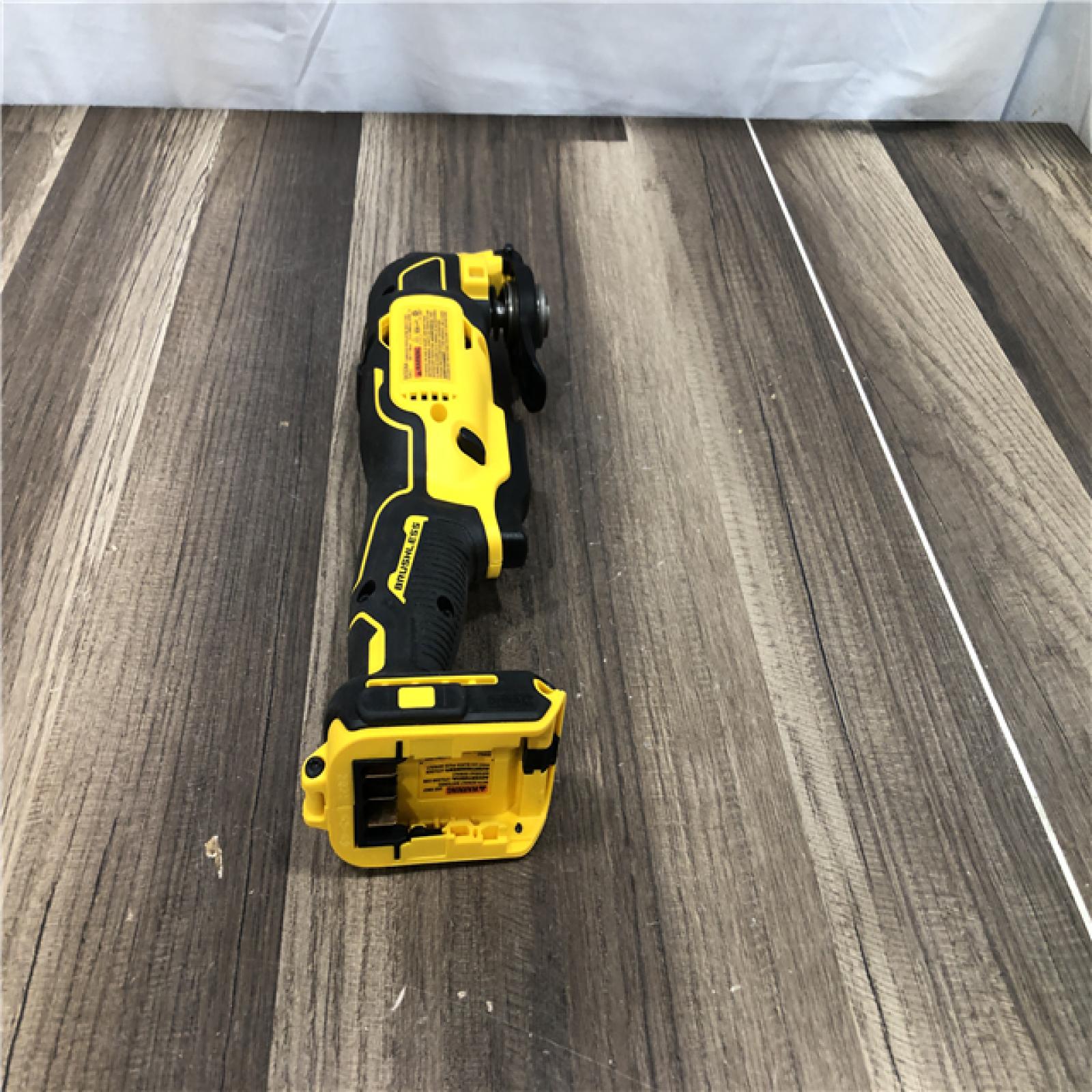 AS-IS DEWALT ATOMIC 20V MAX Cordless Brushless Oscillating Multi Tool (Tool Only)