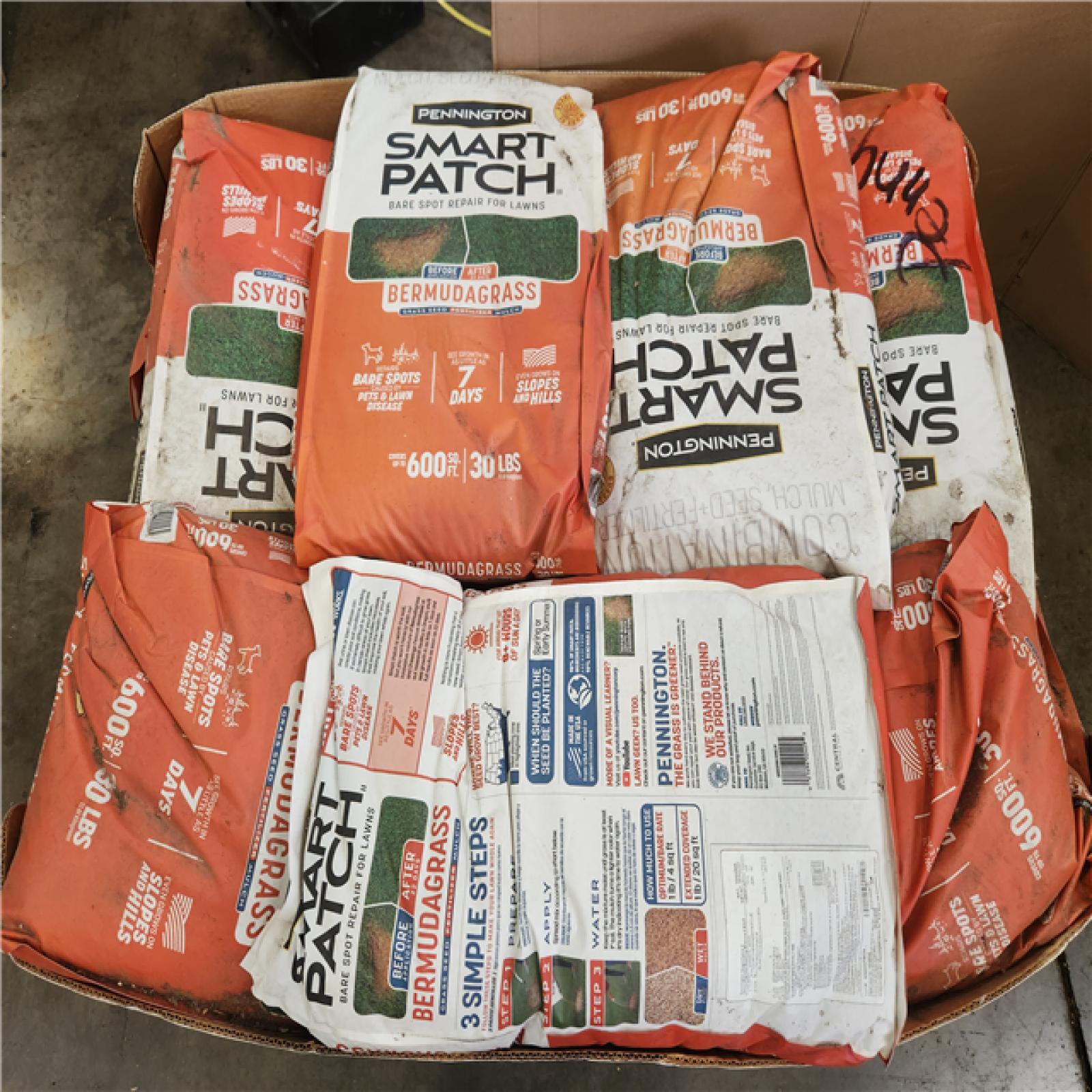 Phoenix NEW Pennington Smart Patch Bermudagrass 30 lb. 600 sq. ft. Grass Seed Bare Spot Repair with Mulch and Fertilizer Pallet (25-Bags)