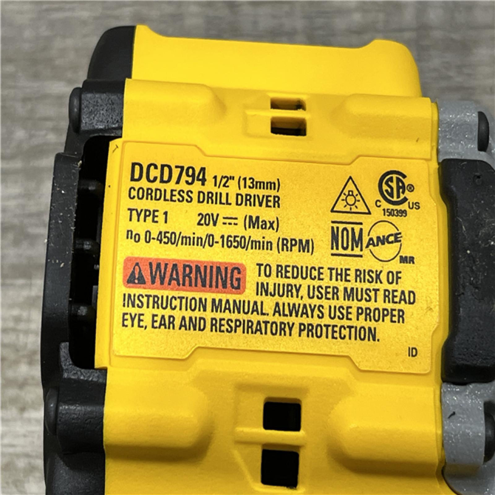 AS-IS DEWALT Atomic 20V Lithium-Ion Cordless Compact 1/2 in. Drill/Driver Kit