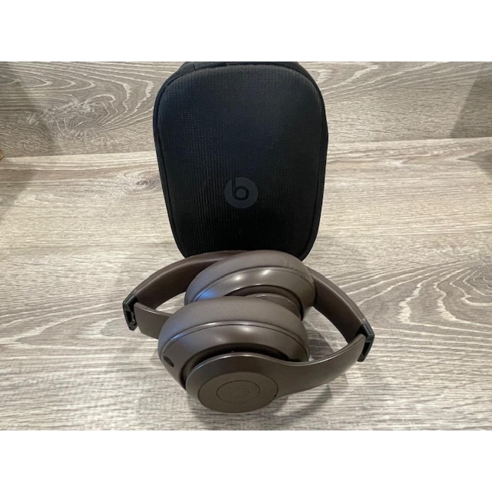 AS-IS Beats Studio Pro Wireless - Brown