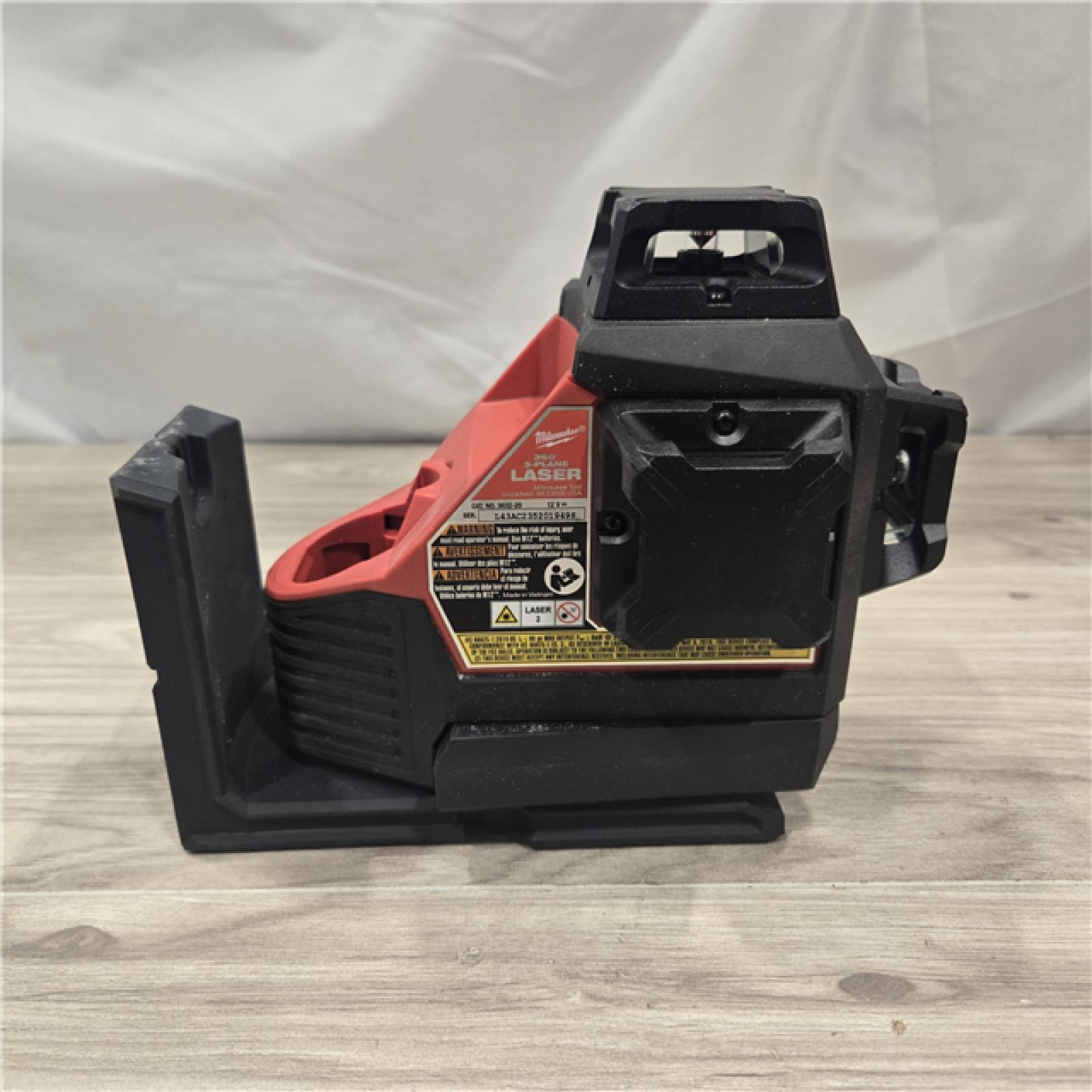 AS-IS Milwaukee-3632-21 M12 Green Beam Laser 360° 3-Plane Kit