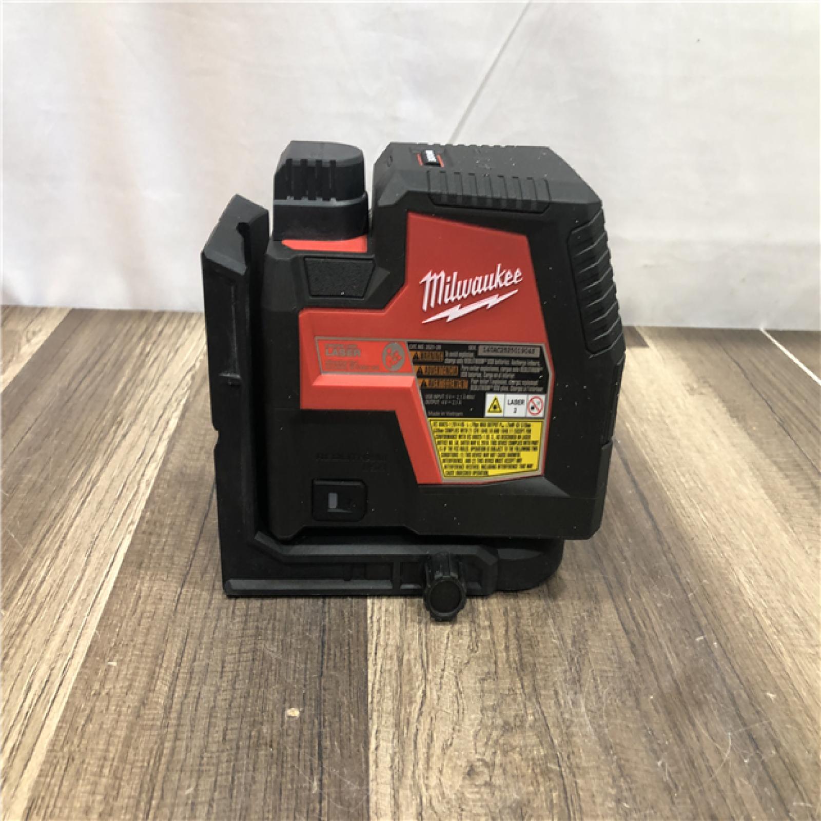 AS-IS Milwaukee 100 ft. REDLITHIUM Lithium-Ion USB Green Rechargeable Cross Line Laser Level with Charger