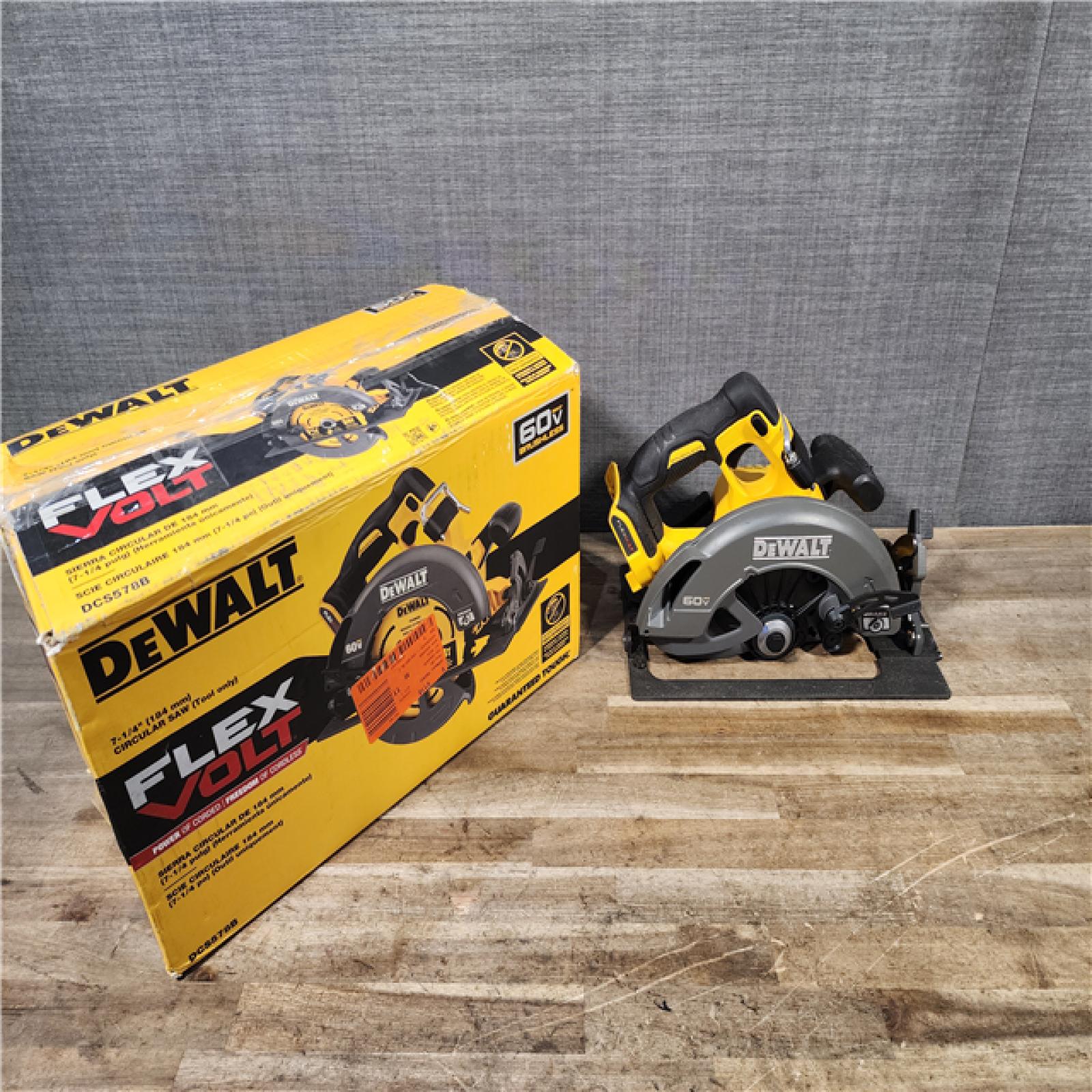 HOUSTON LOCATION - AS-IS DEWALT FLEXVOLT 60V MAX Cordless Brushless 7-1/4 in. Circular Saw with Brake (Tool Only)