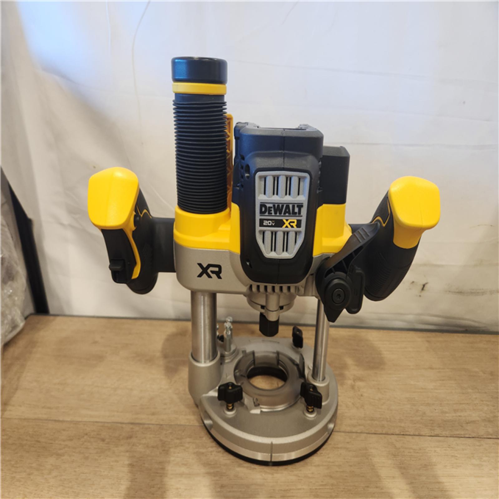 AS-IS- 20V MAX XR 2-1/4 Peak HP Brushless Cordless Plunge Router (Tool Only)