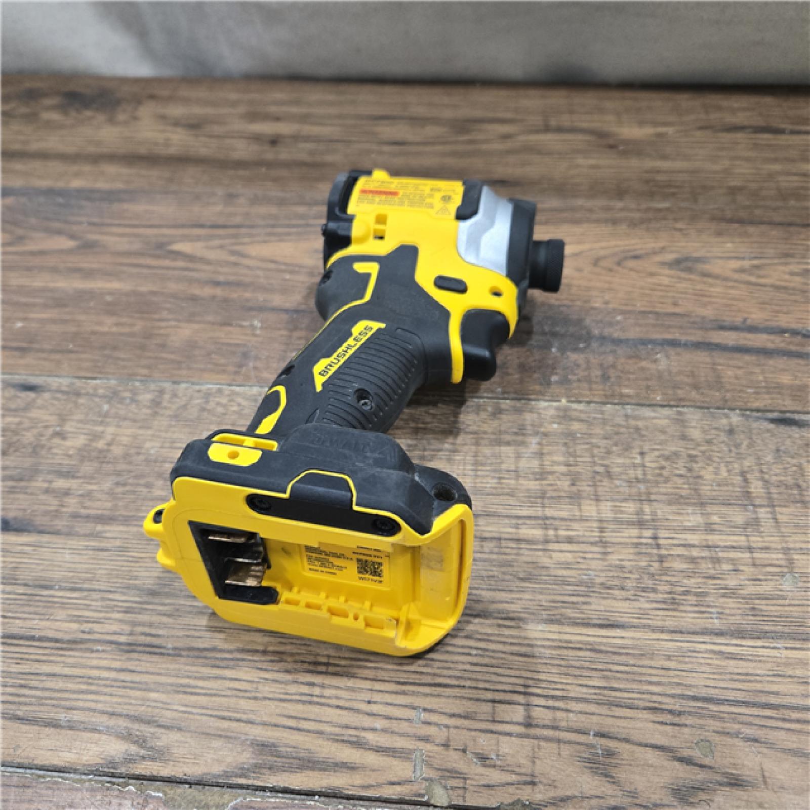 AS-IS DeWalt 20V MAX ATOMIC 1/4 in. Cordless Brushless 3-Speed Impact Driver Kit (Battery & Charger)