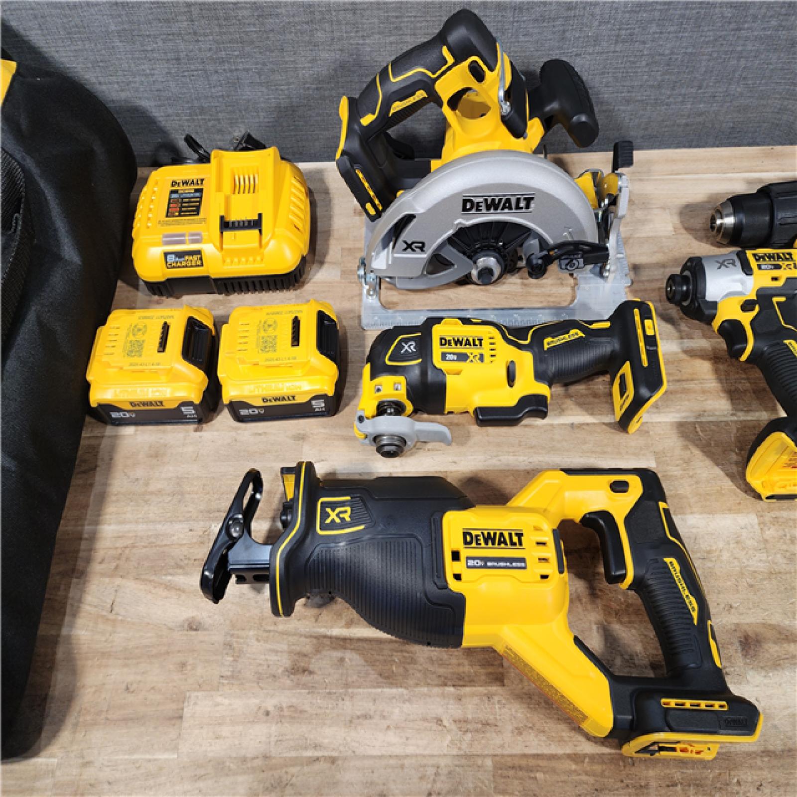 HOUSTON LOCATION - AS-IS (APPEARS LIKE NEW) DEWALT 20V Lithium-Ion Cordless 5-Tool Combo Kit