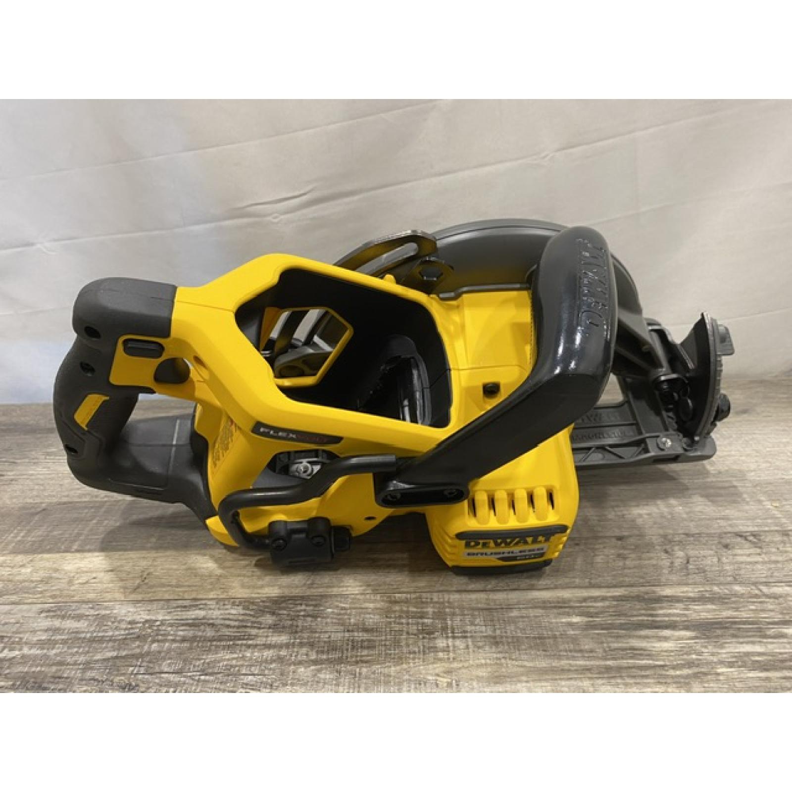 AS-IS DEWALT FLEXVOLT 60V MAX Cordless Brushless 7-1/4 in. Wormdrive Style Circular Saw (Tool Only)