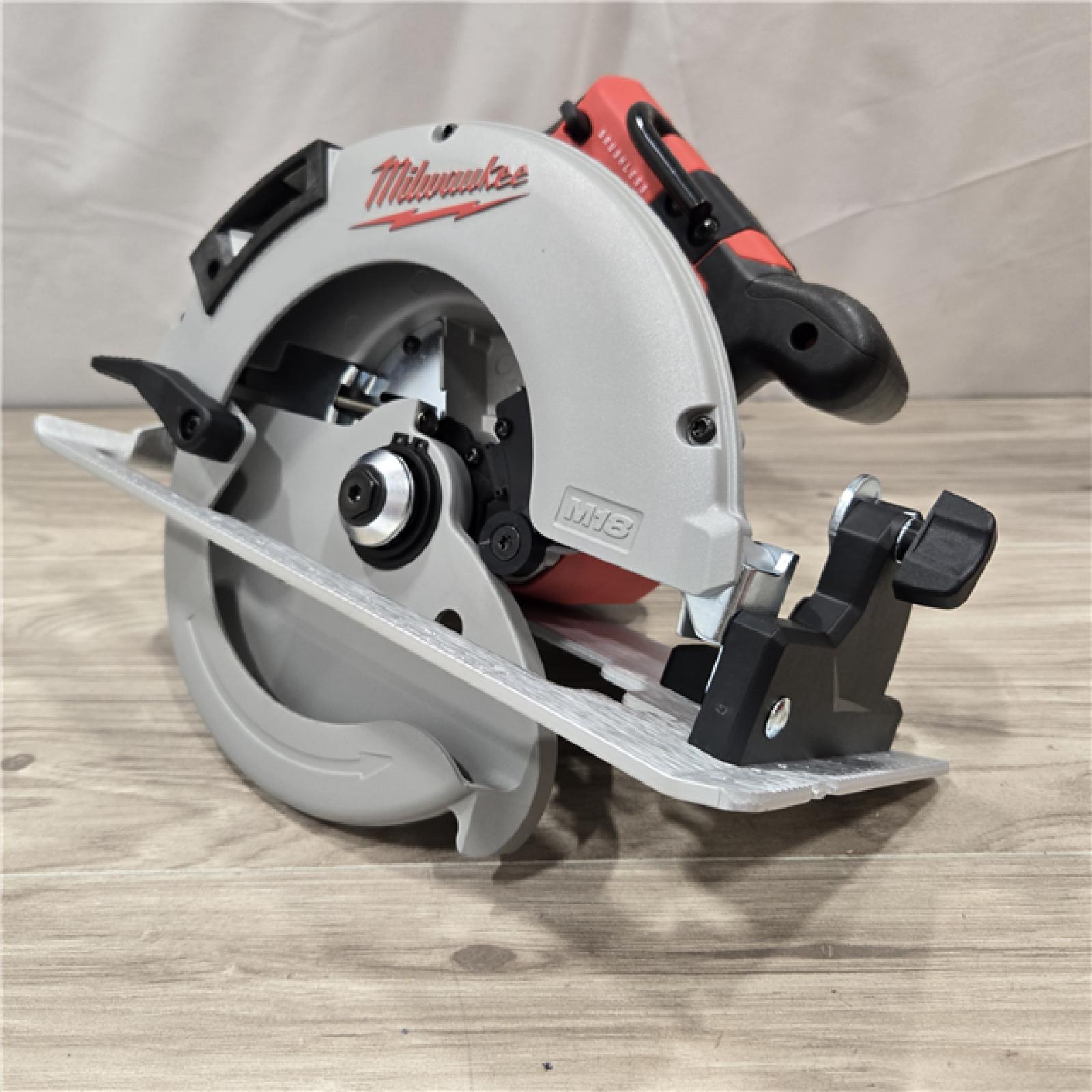 AS-IS Milwaukee 7-1/4 18V Circular Saw 2631-20 (Bare Tool)