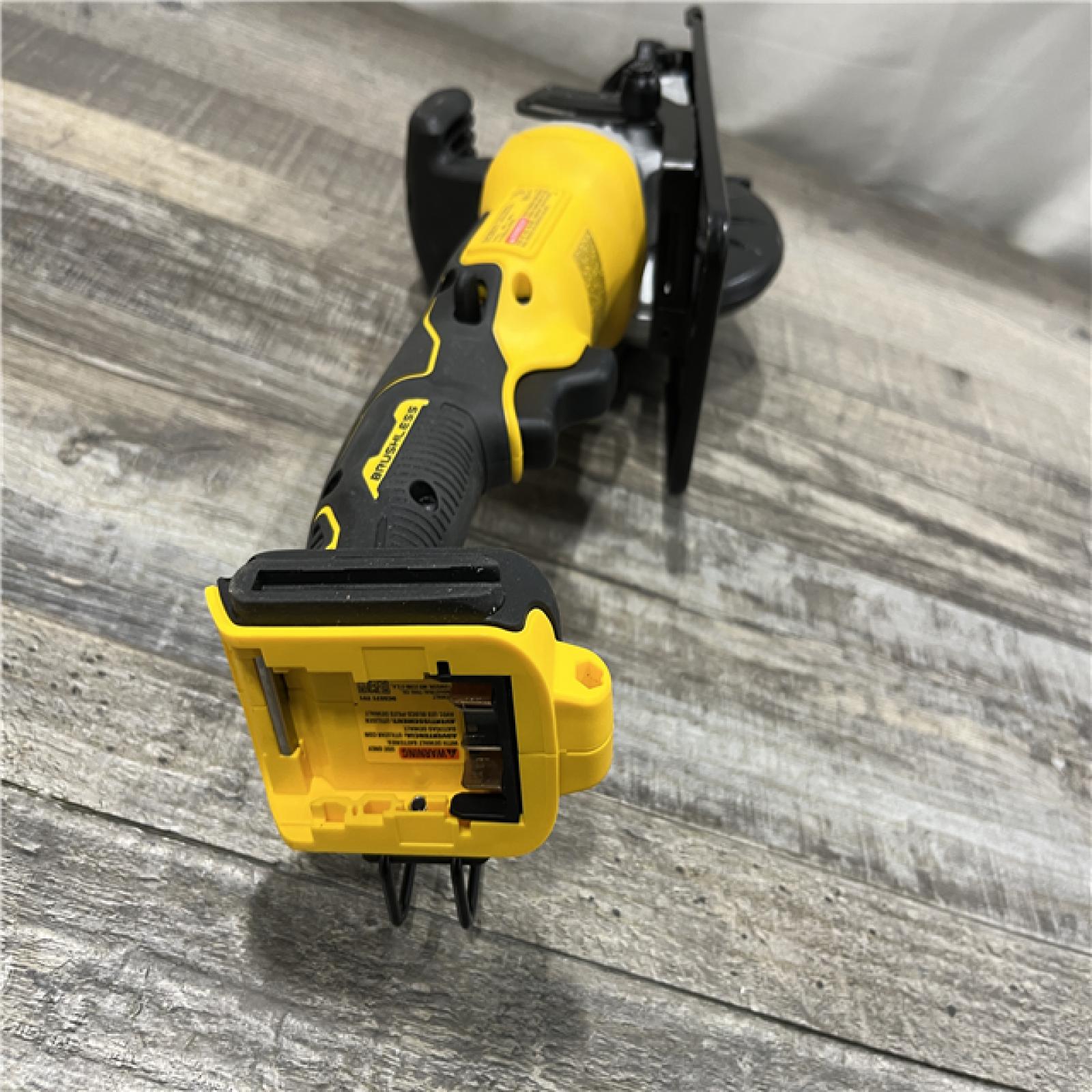 AS-IS DEWALT ATOMIC 20V MAX Cordless Brushless 4-1/2 in. Circular Saw (Tool Only)