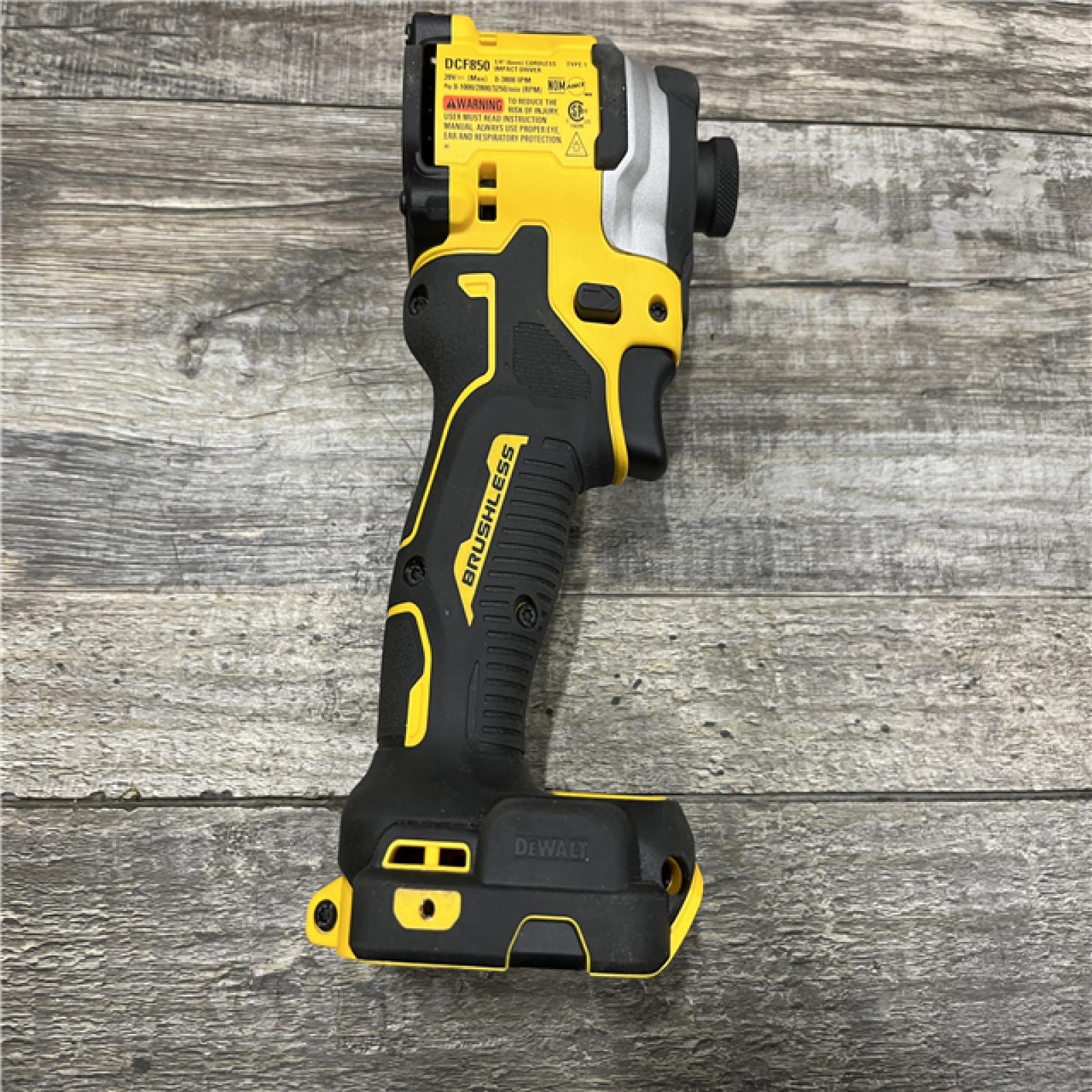 AS-IS DEWALT ATOMIC 20V MAX Lithium-Ion Cordless 1/4 in. Brushless Impact Driver Kit